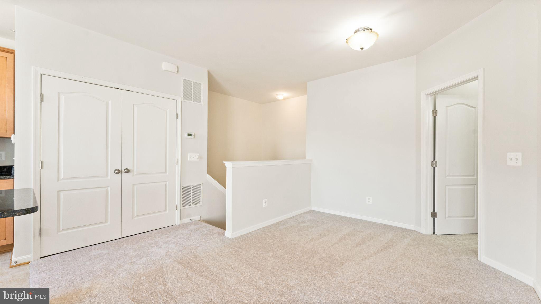 LINDEN ROW @ LANSDOWNE TOWN CENTER - Residential Lease