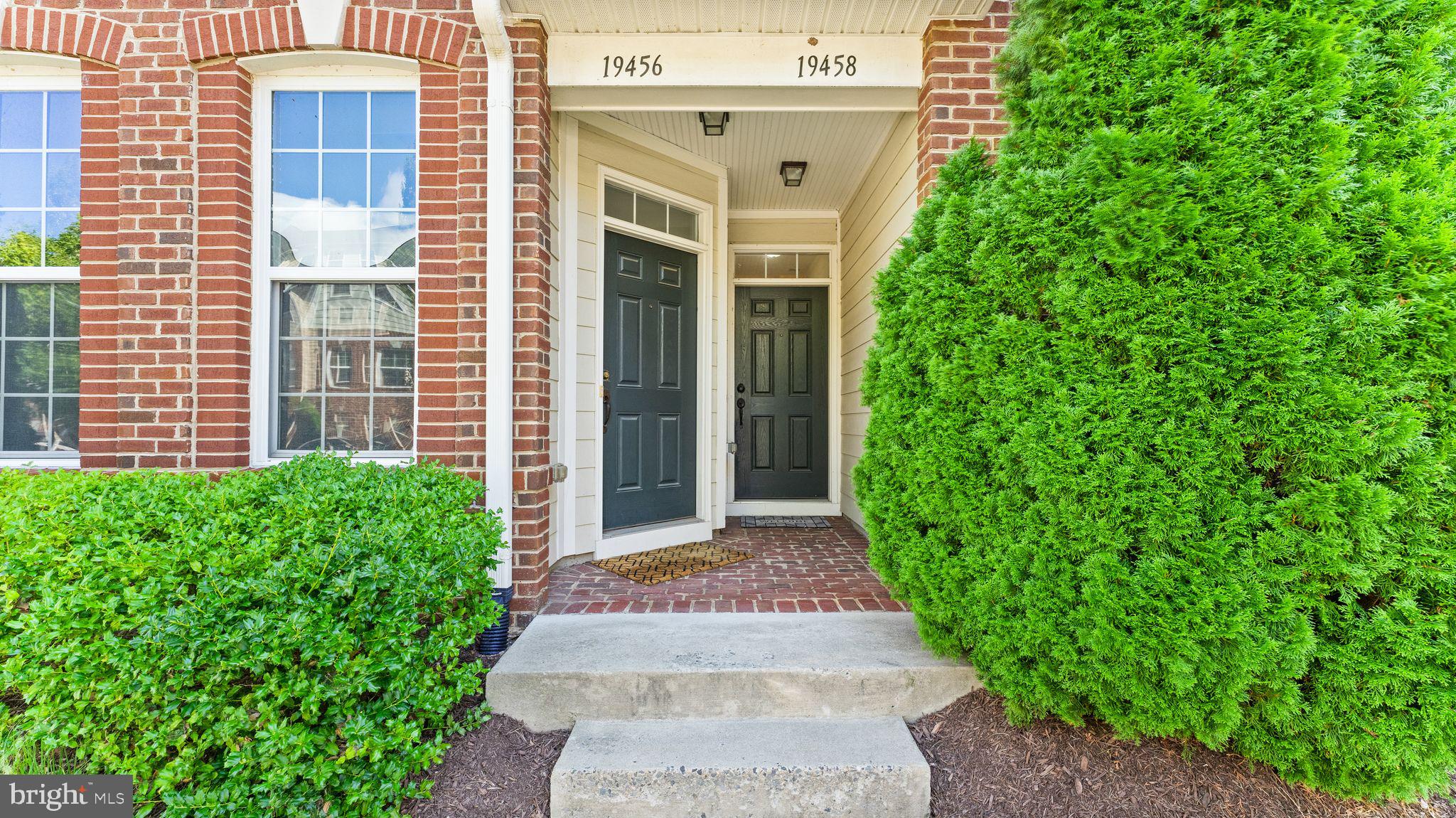 LINDEN ROW @ LANSDOWNE TOWN CENTER - Residential Lease