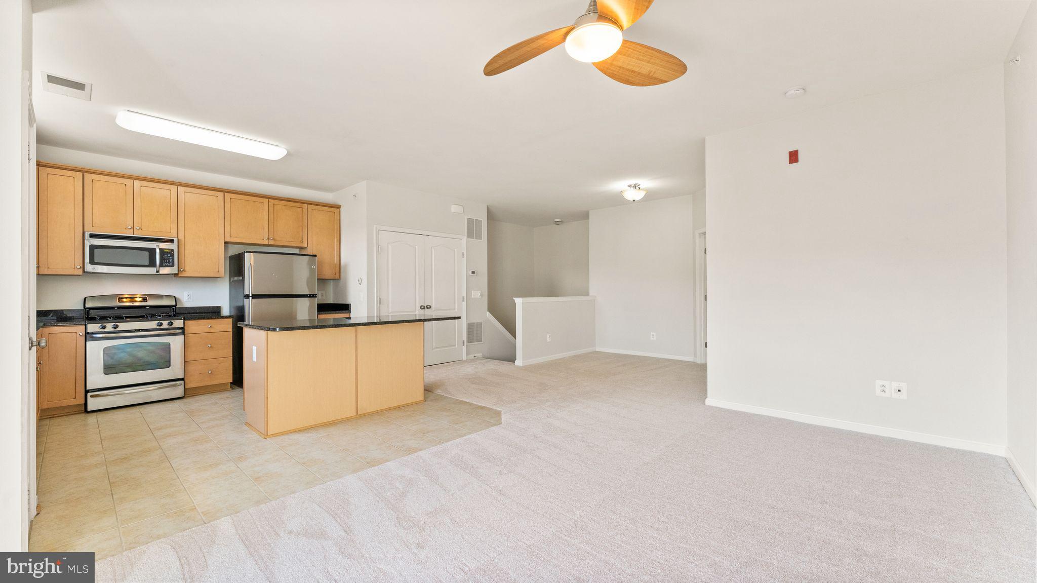 LINDEN ROW @ LANSDOWNE TOWN CENTER - Residential Lease