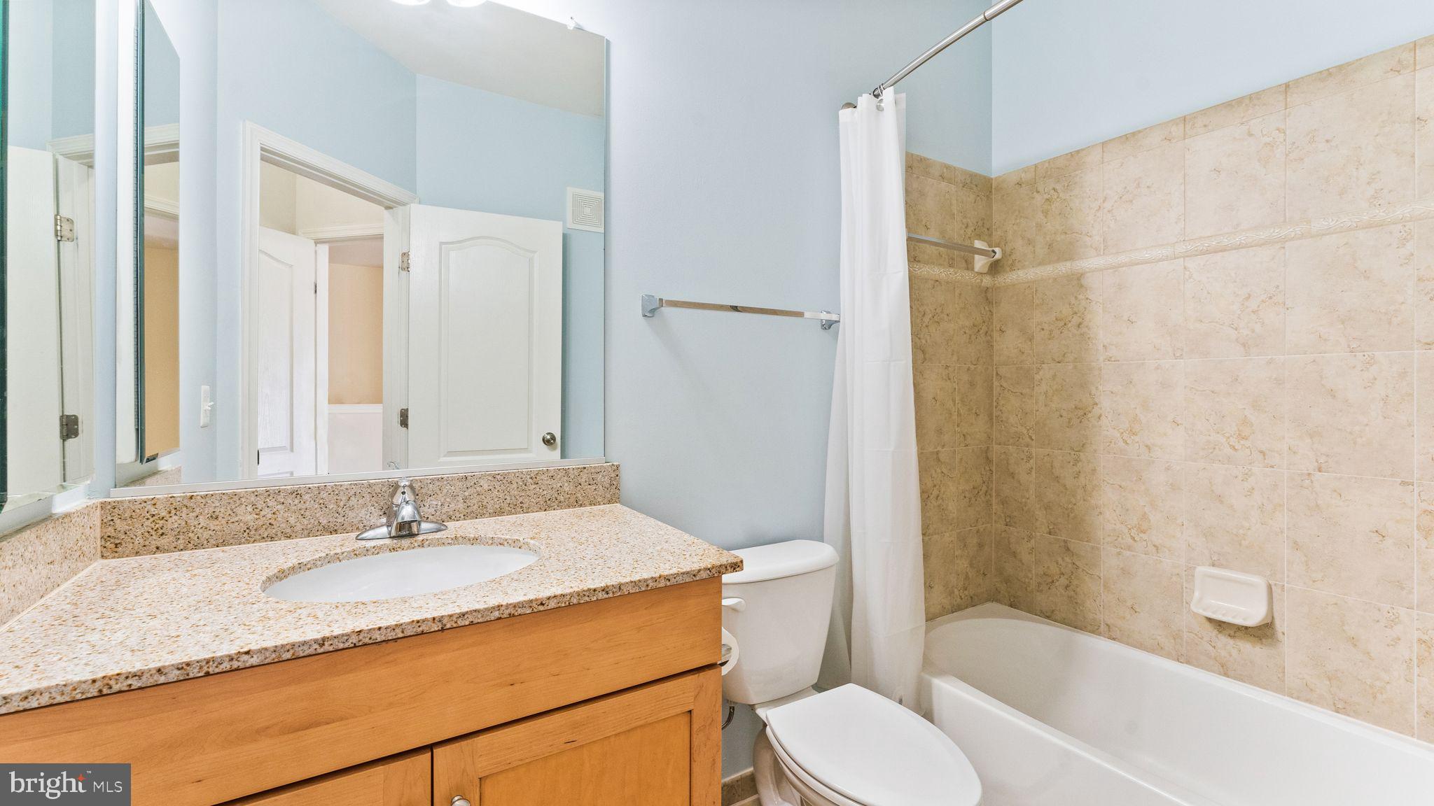 LINDEN ROW @ LANSDOWNE TOWN CENTER - Residential Lease