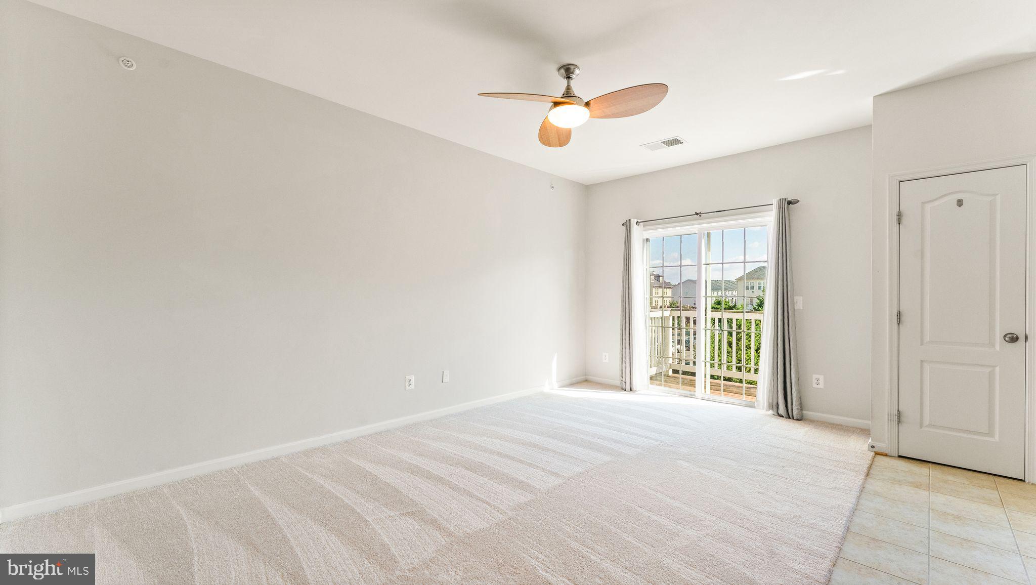 LINDEN ROW @ LANSDOWNE TOWN CENTER - Residential Lease