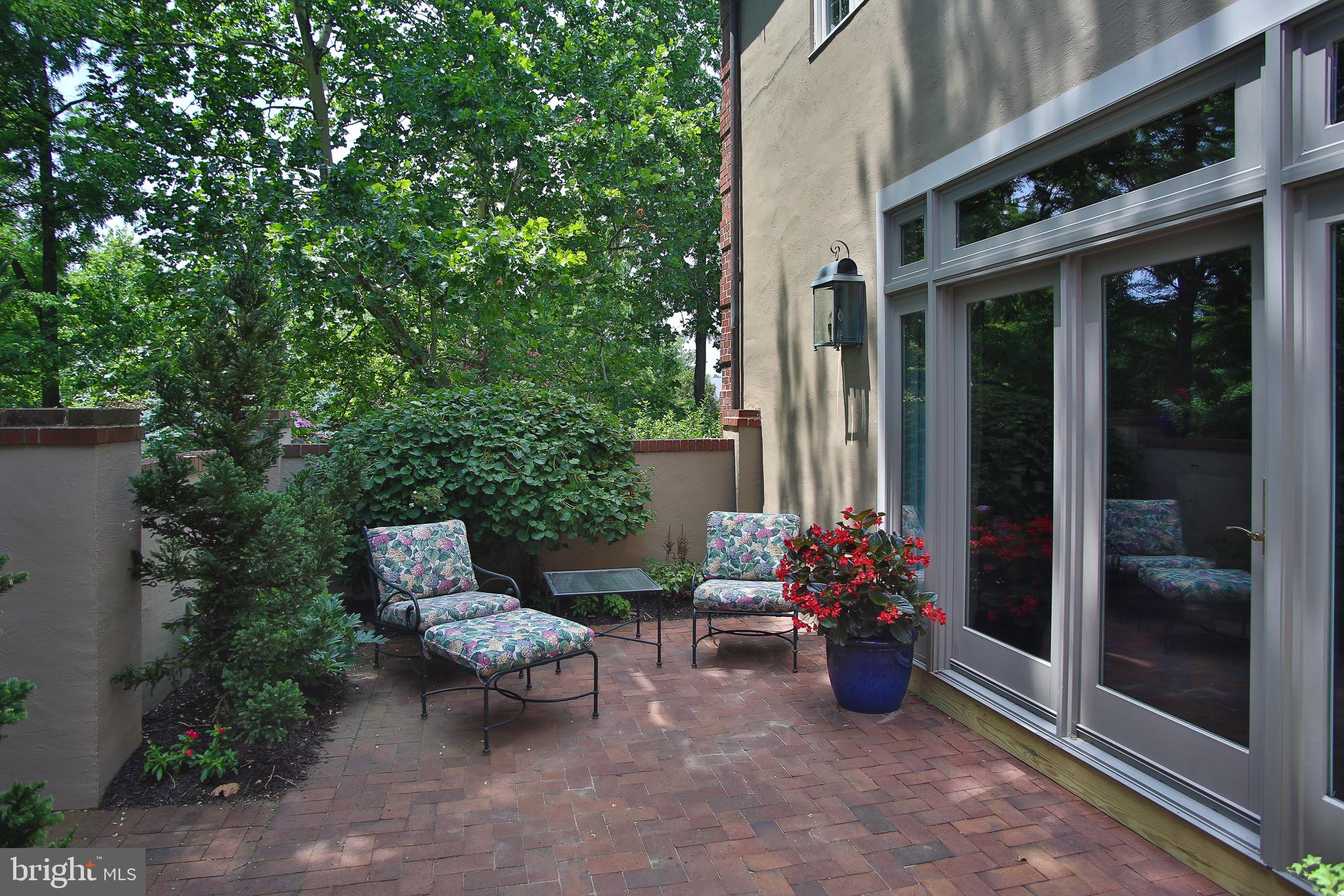 SPRING MILL ESTATE - Residential