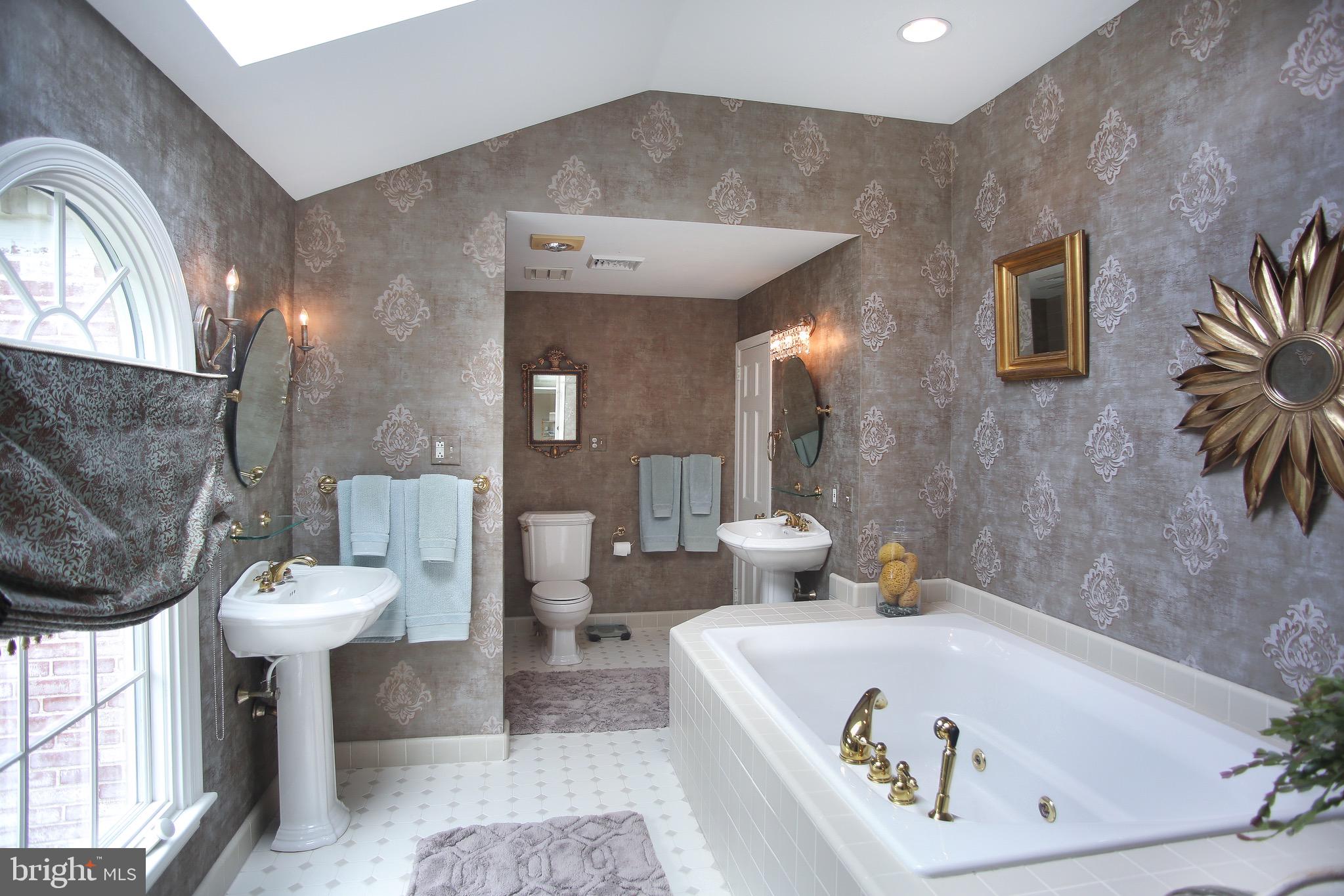 SPRING MILL ESTATE - Residential