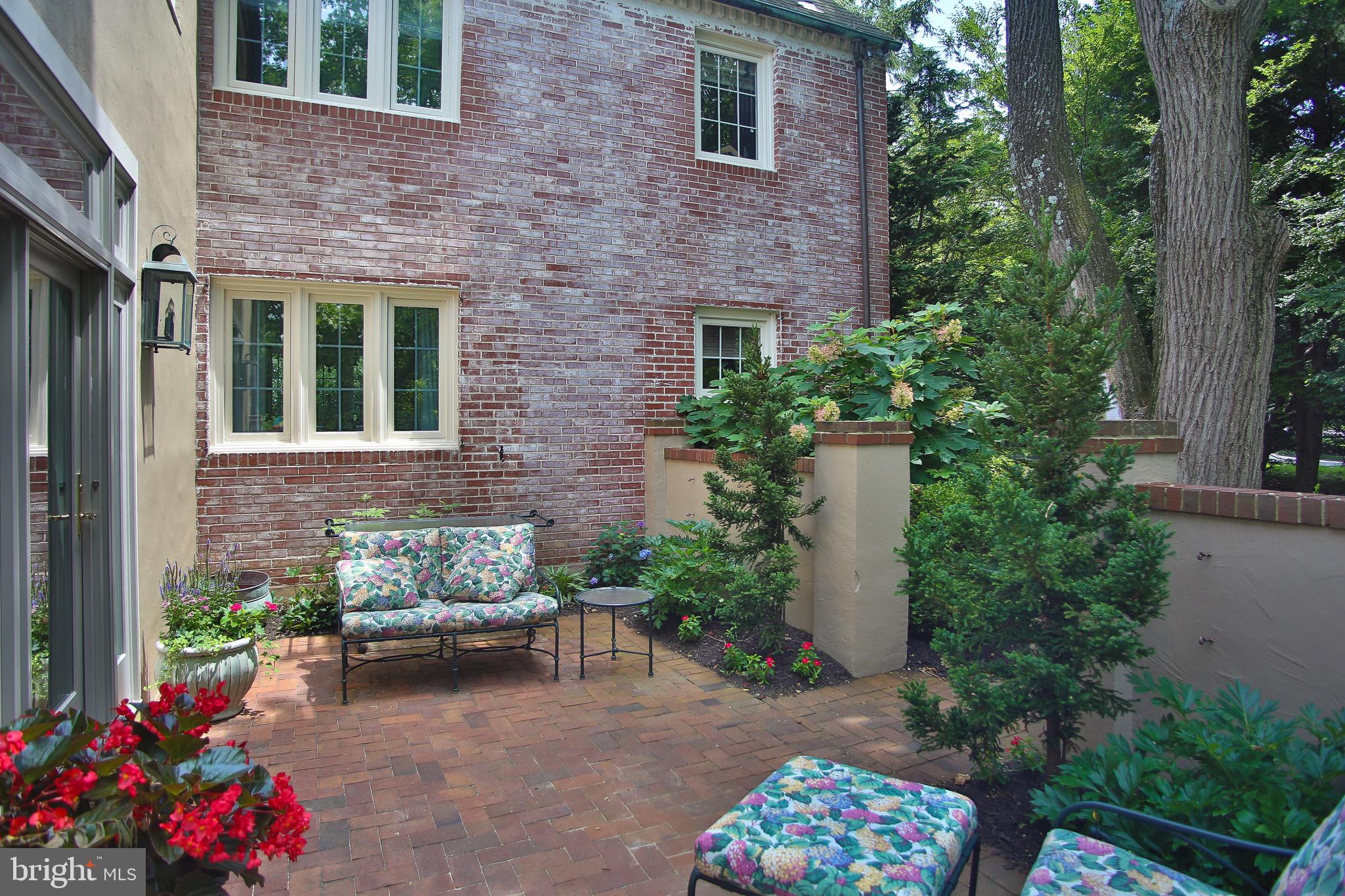 SPRING MILL ESTATE - Residential