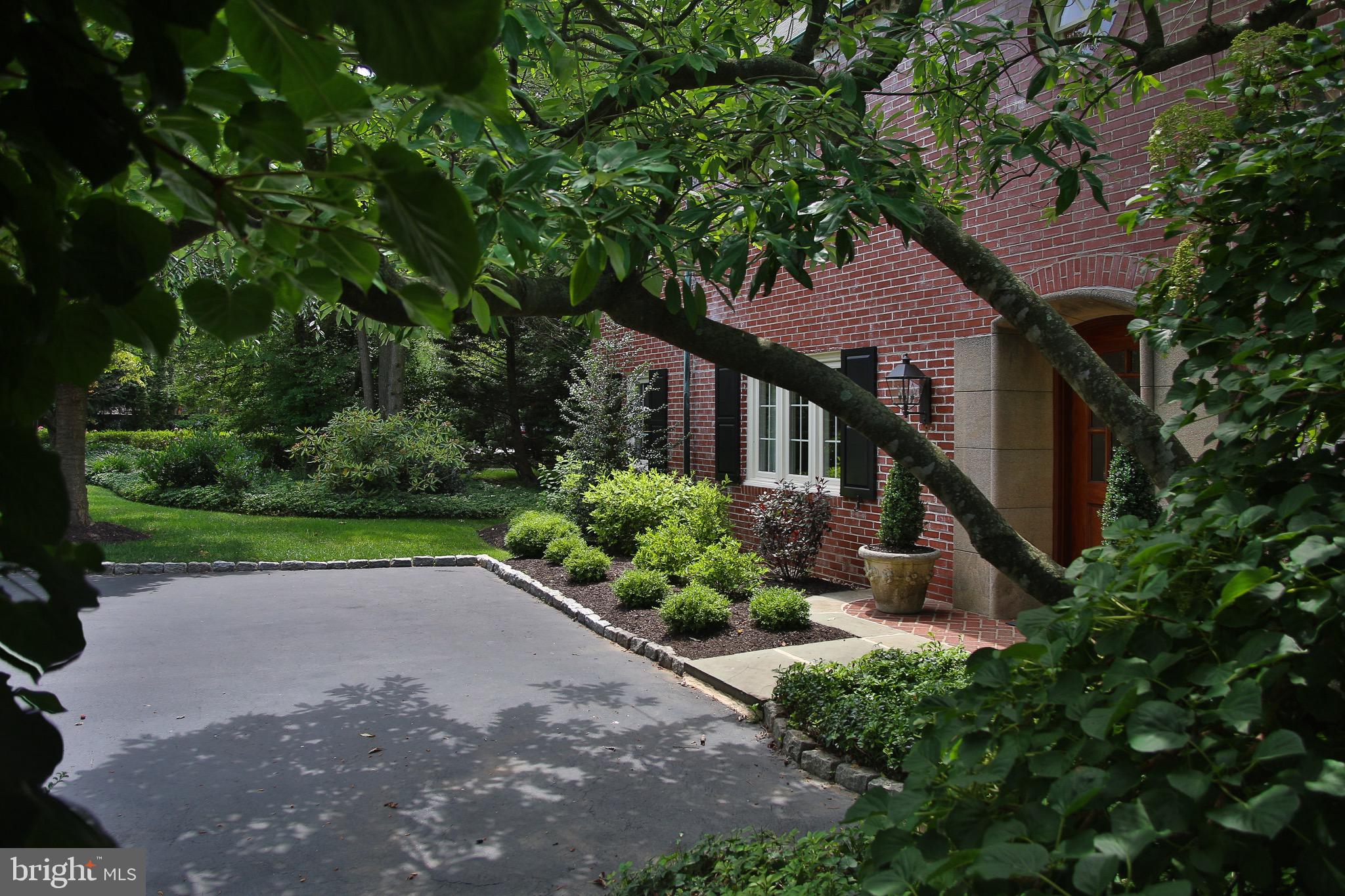 SPRING MILL ESTATE - Residential