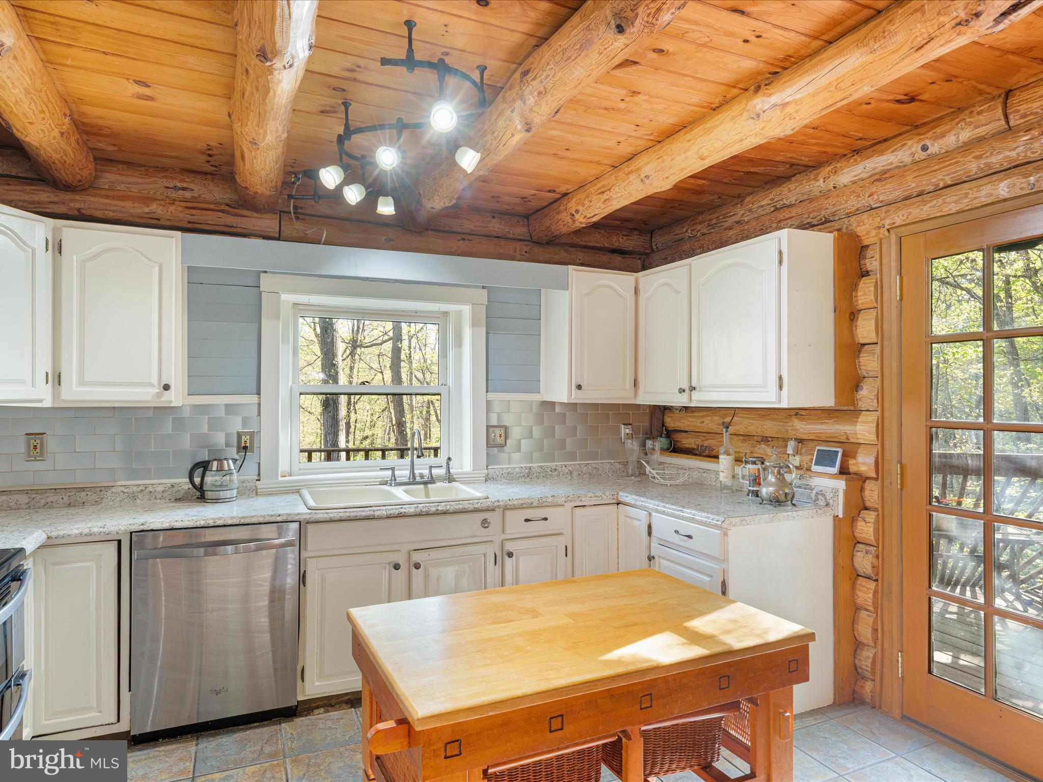 GREEN HILL FOREST - Residential Lease