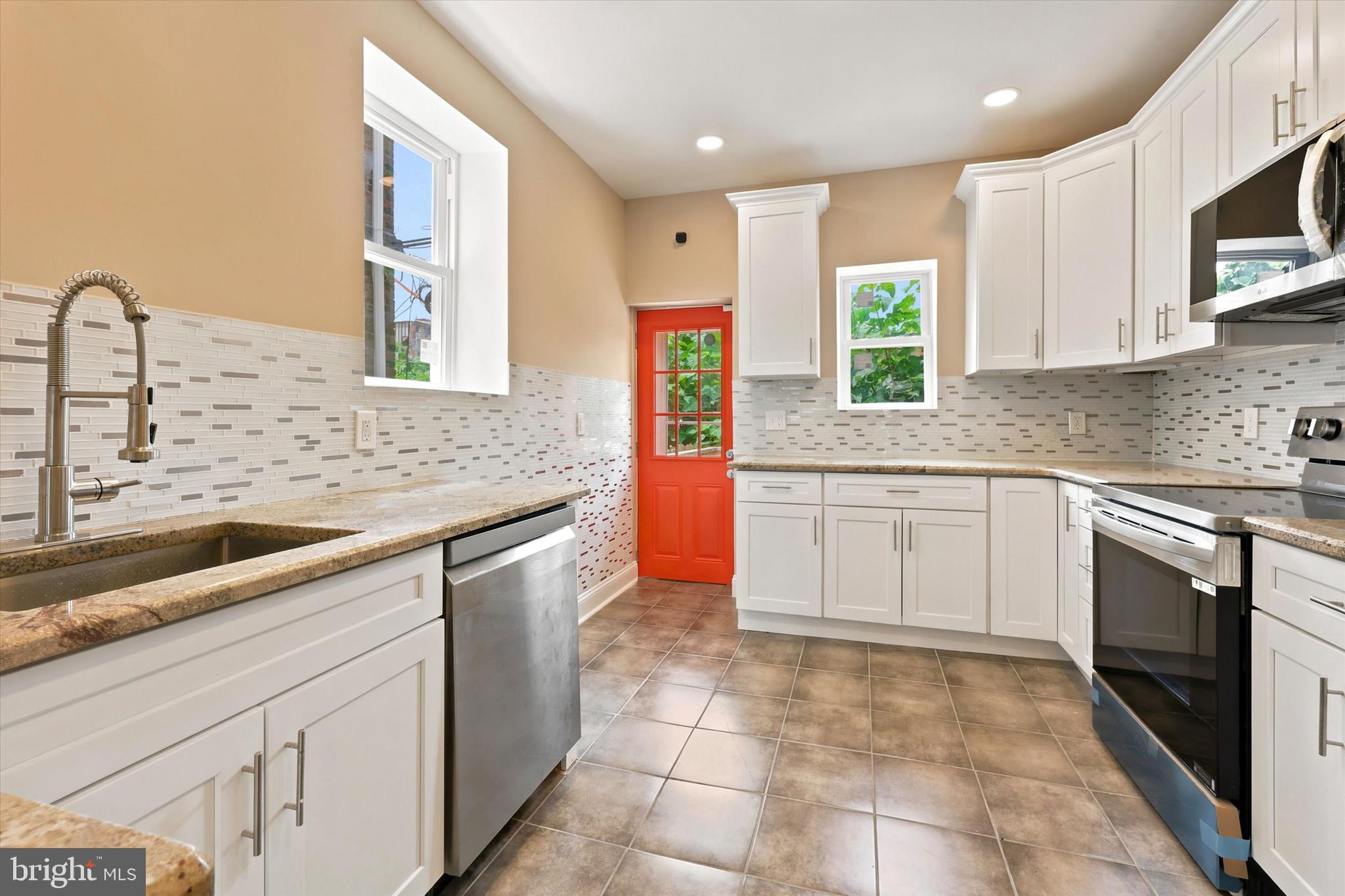 5439 REGENT STREET
