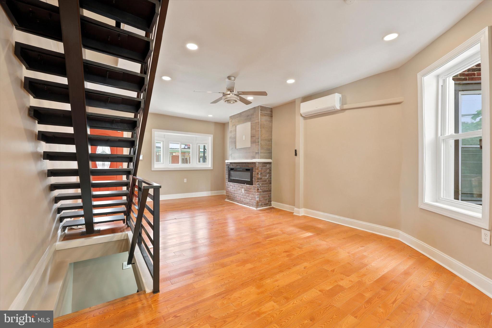 5439 REGENT STREET