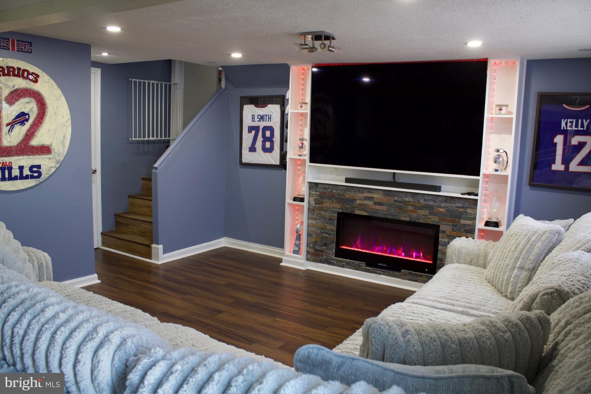 OVERVIEW GARDENS - Residential