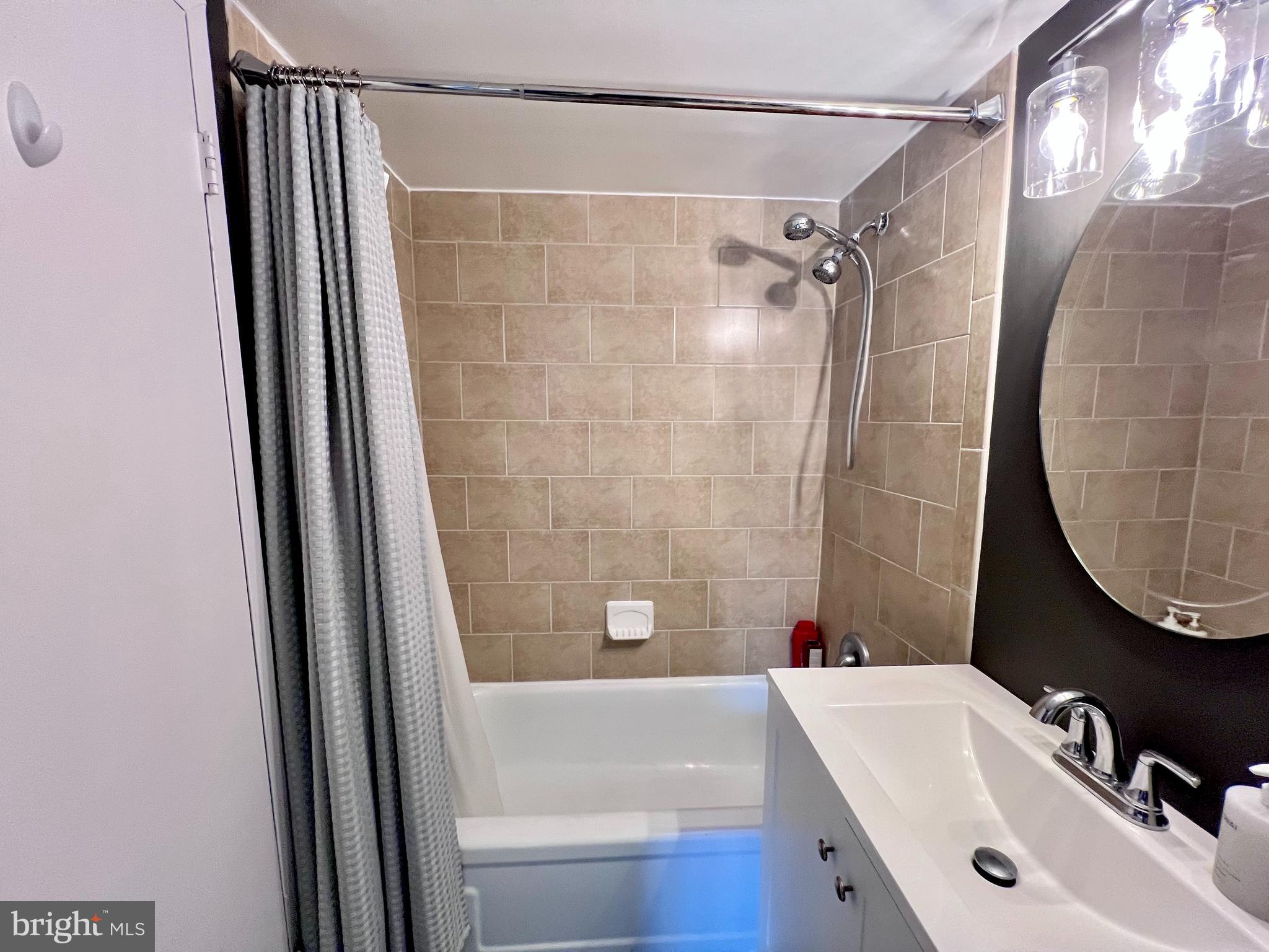 GLENVALE CONDO - Residential