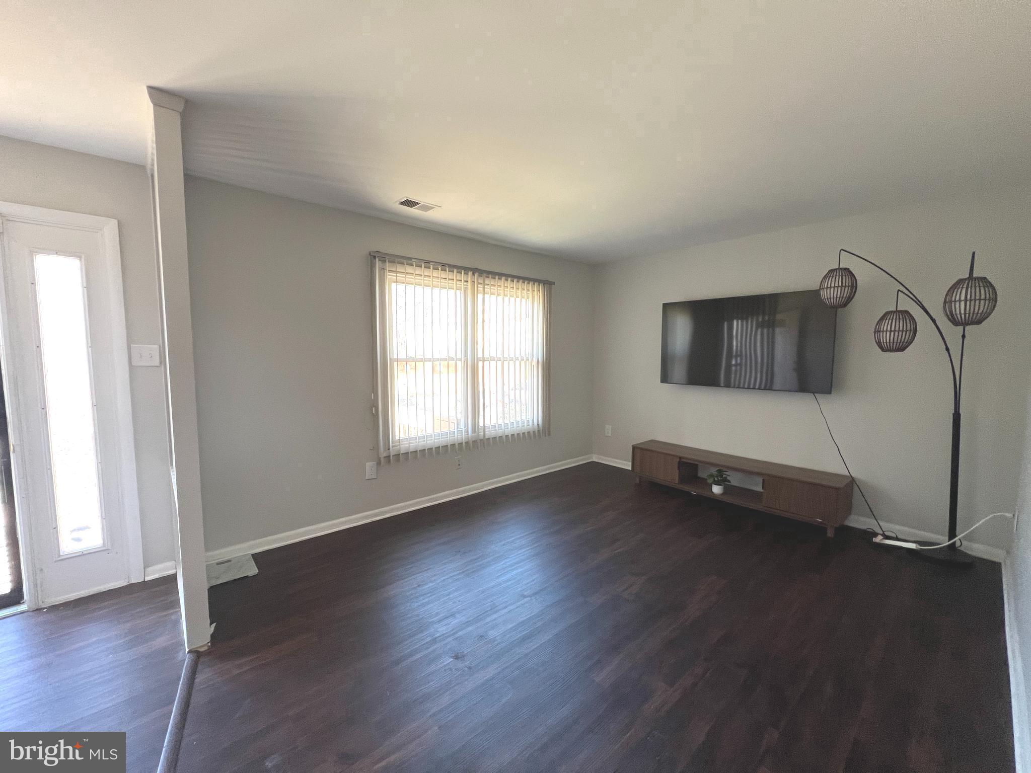 APPLEWALK CONDO - Residential