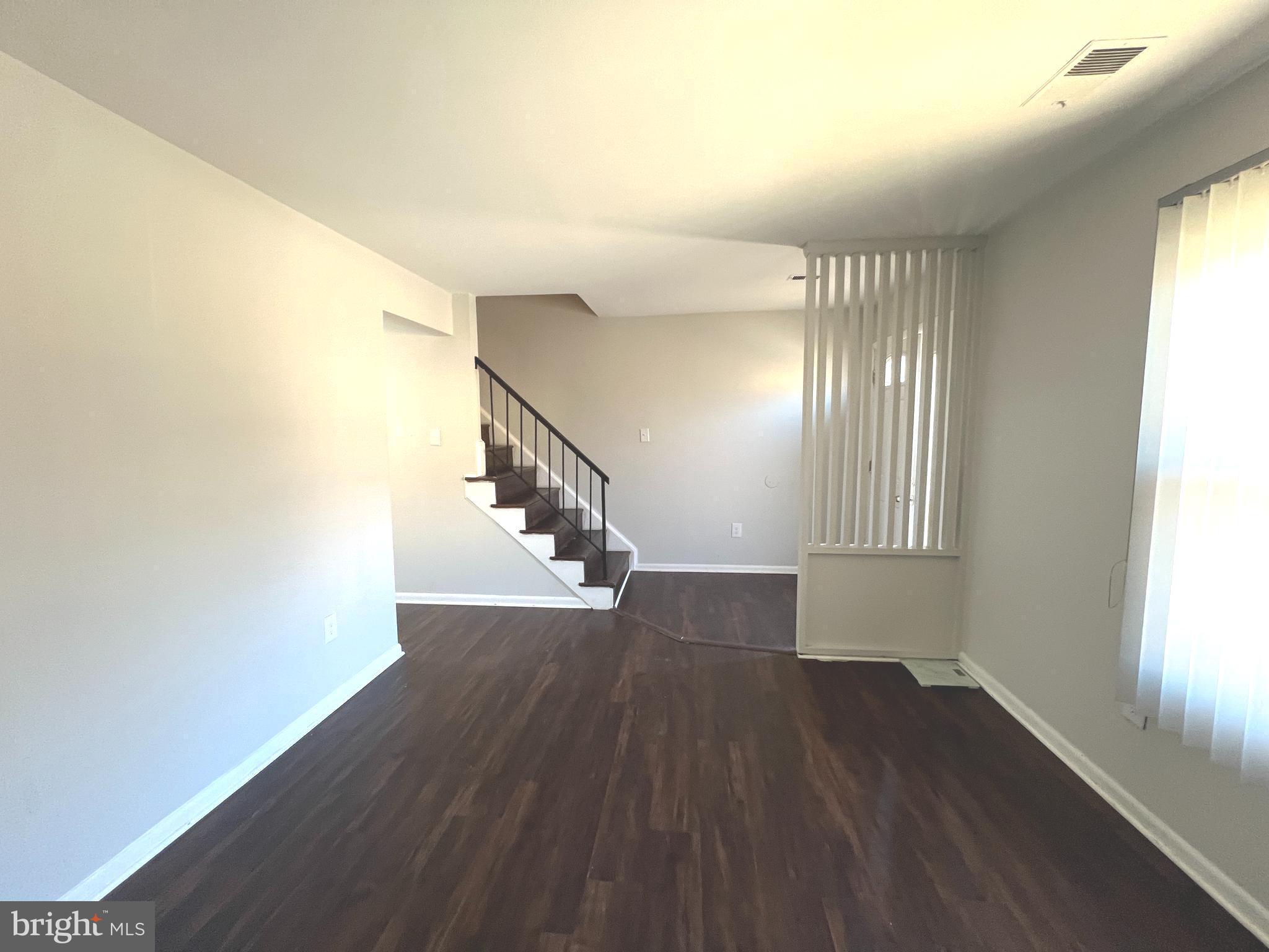 APPLEWALK CONDO - Residential