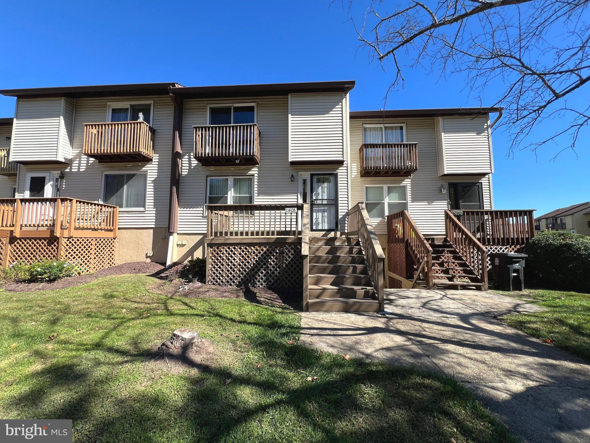 APPLEWALK CONDO - Residential