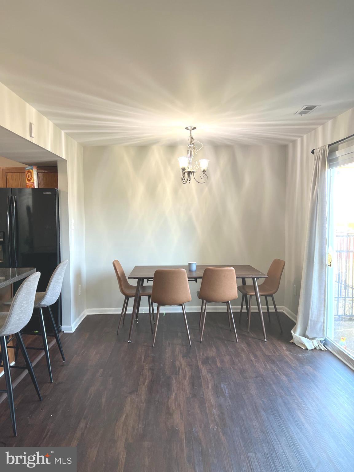 APPLEWALK CONDO - Residential