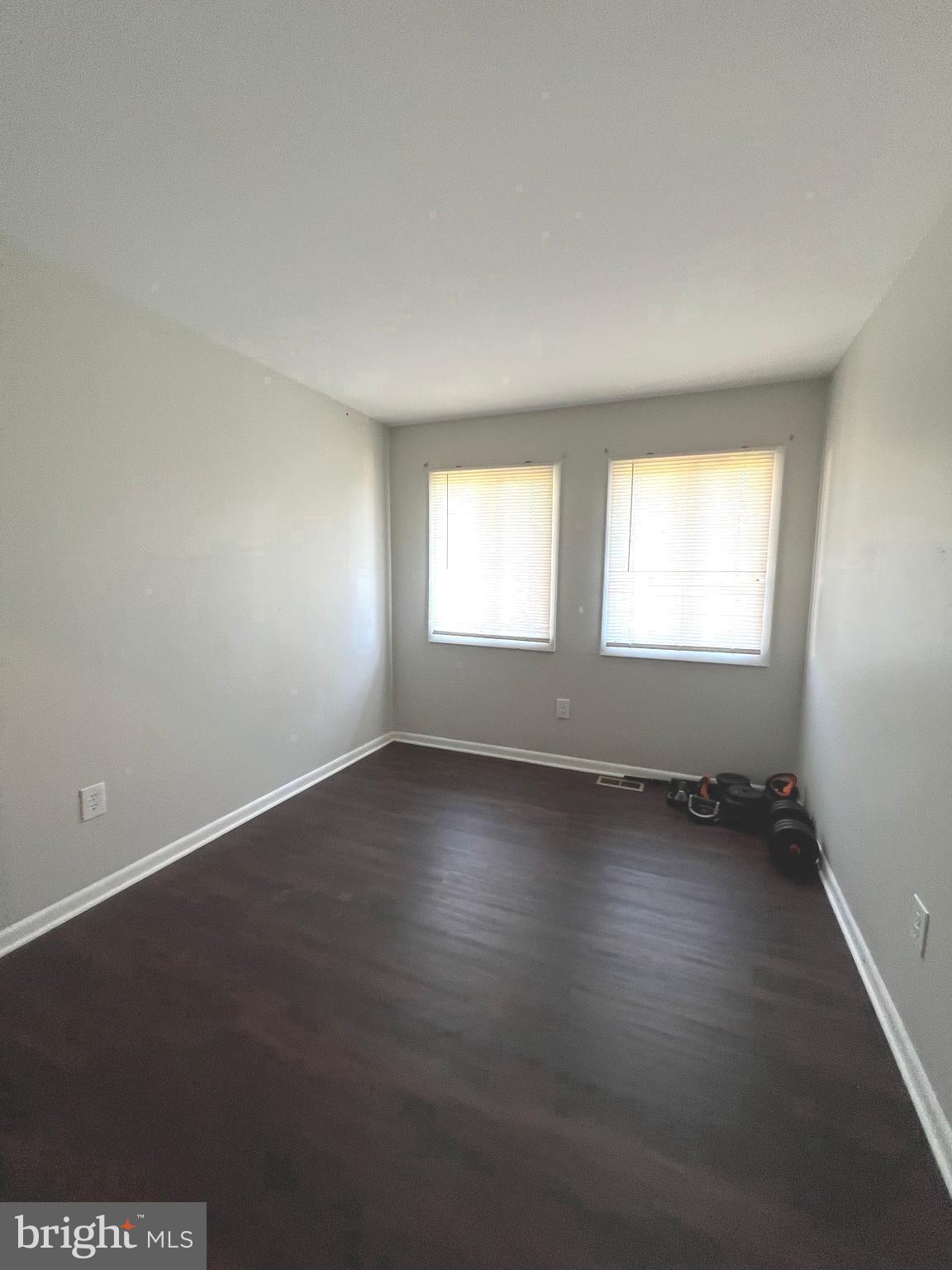 APPLEWALK CONDO - Residential