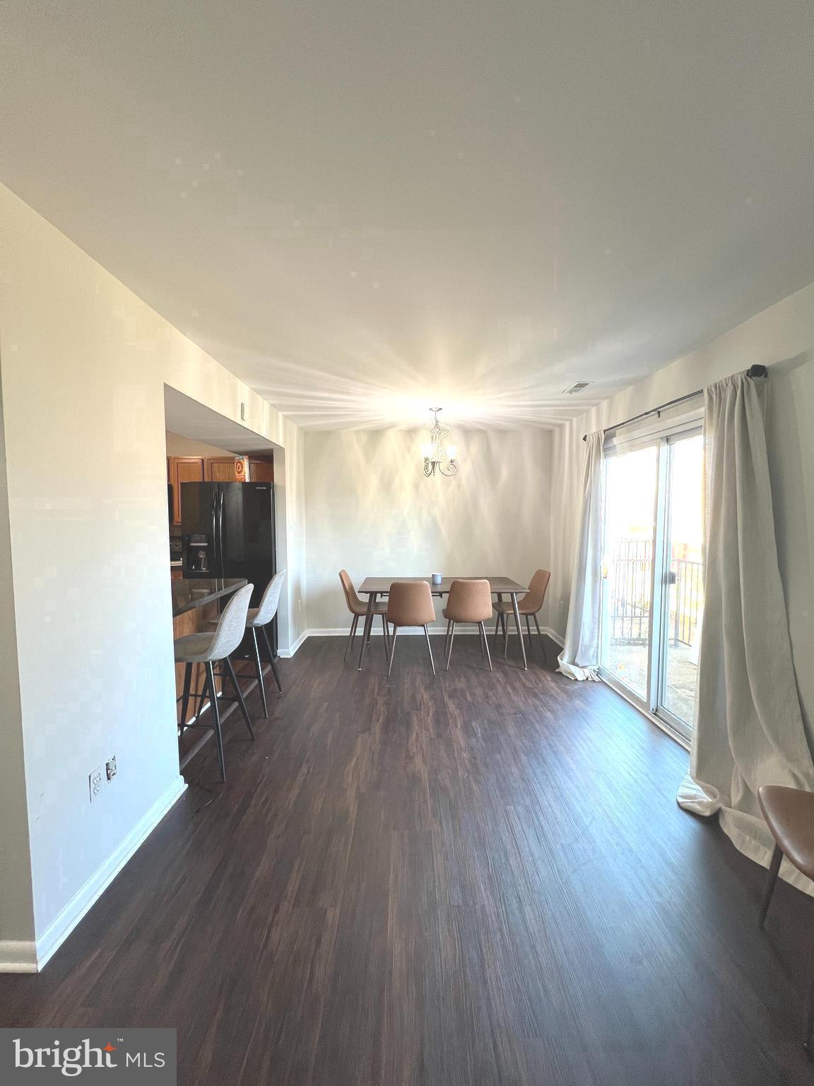 APPLEWALK CONDO - Residential