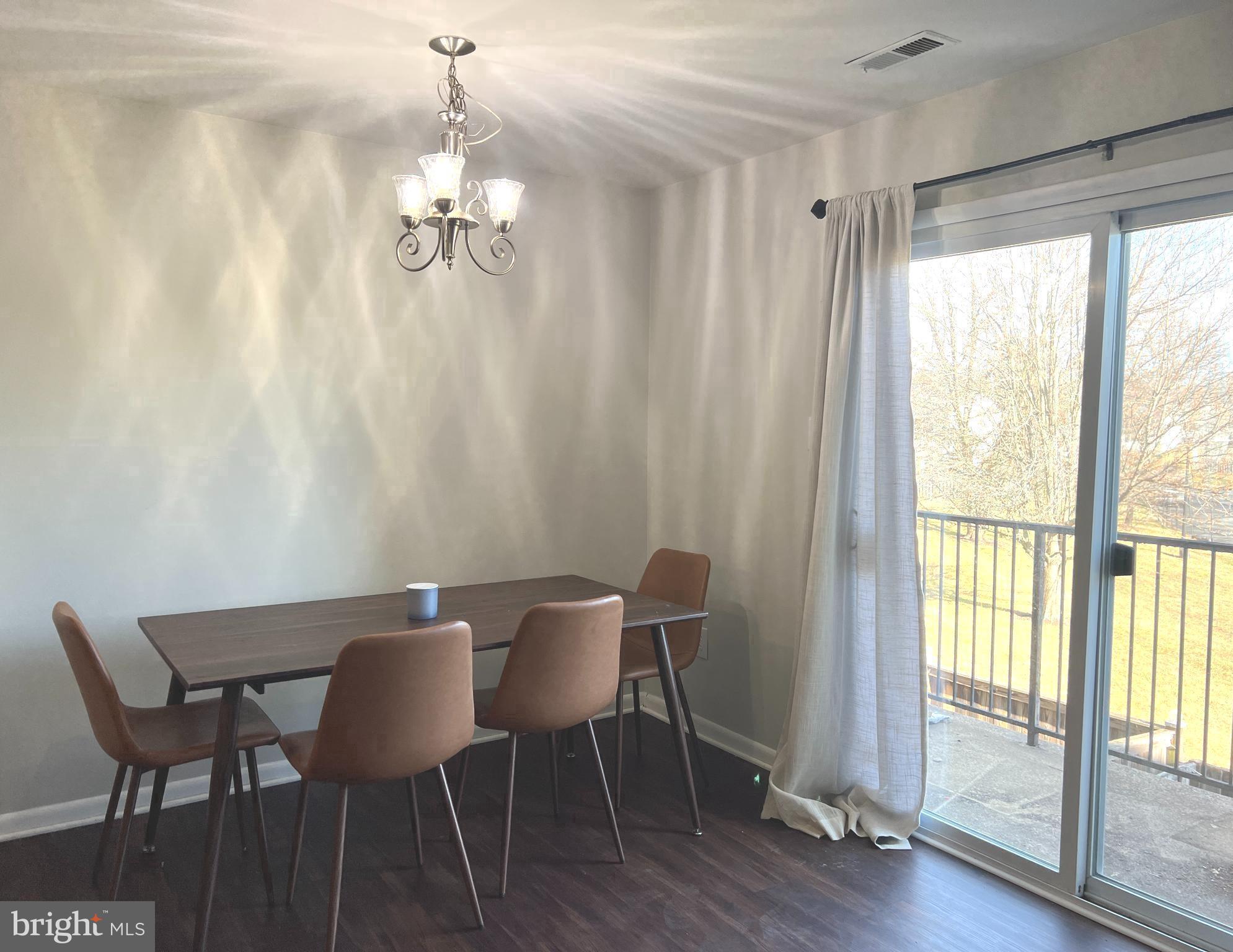 APPLEWALK CONDO - Residential