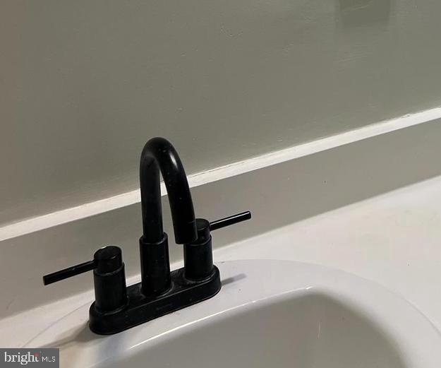 APPLEWALK CONDO - Residential