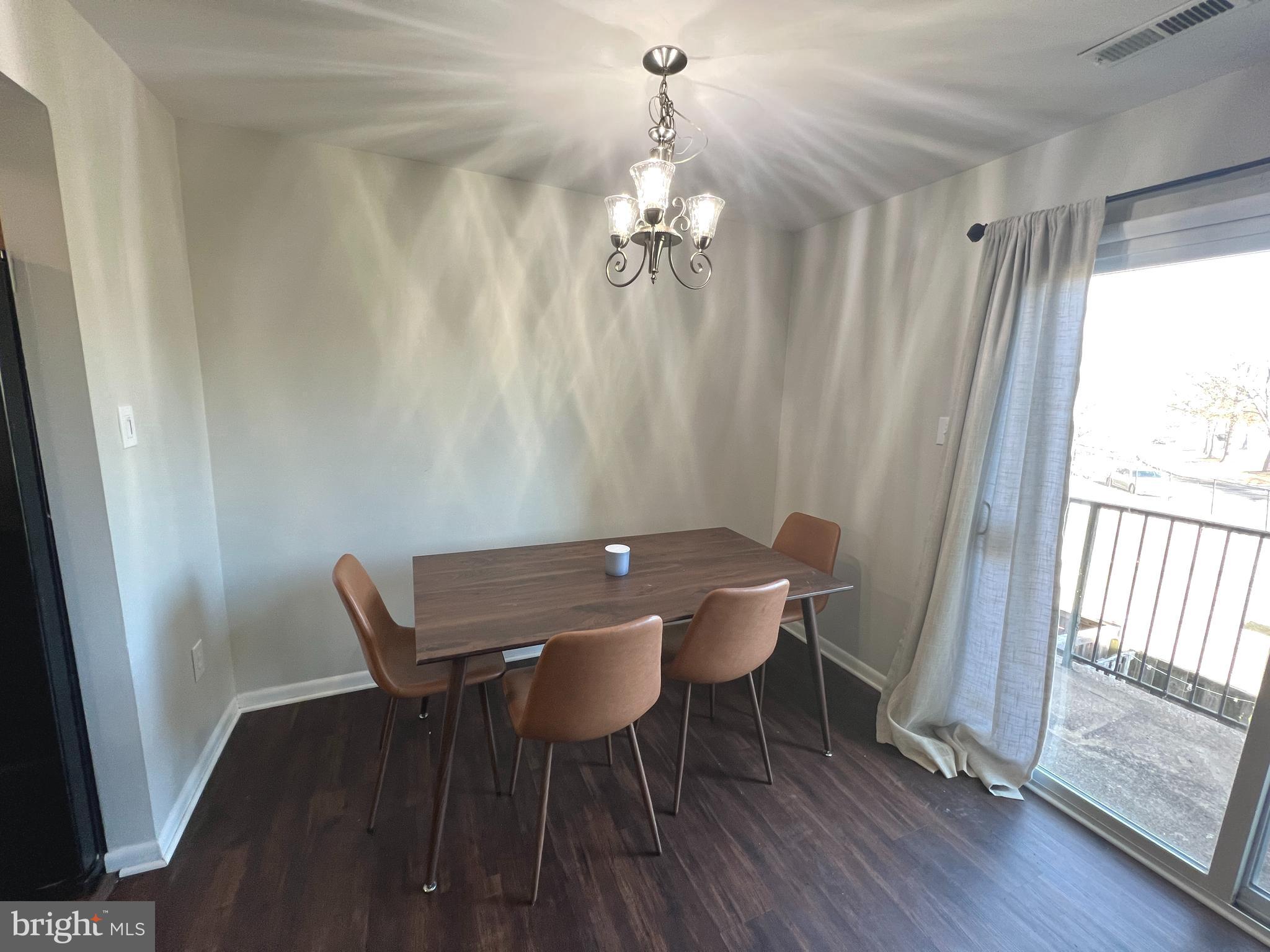 APPLEWALK CONDO - Residential