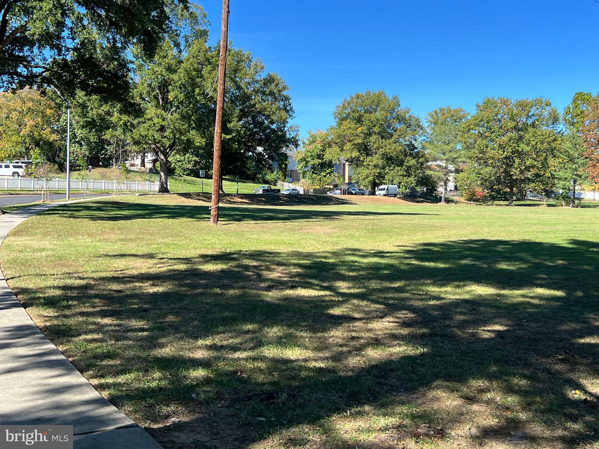 APPLEWALK CONDO - Residential