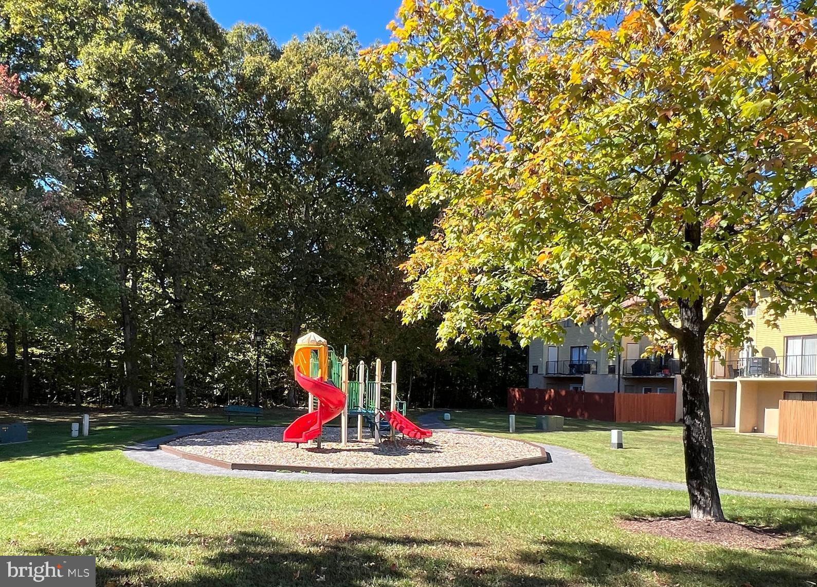 APPLEWALK CONDO - Residential