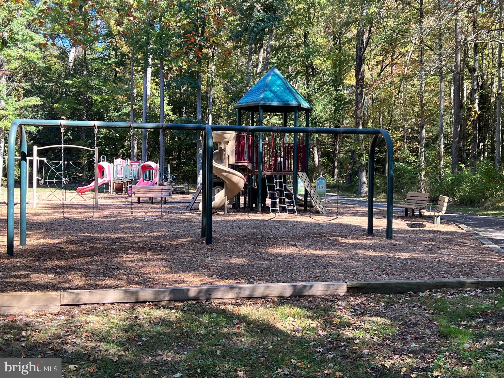 APPLEWALK CONDO - Residential