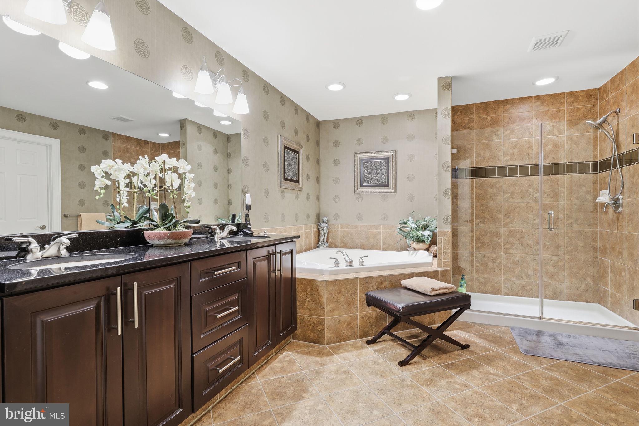 ST JAMES COURT - Residential