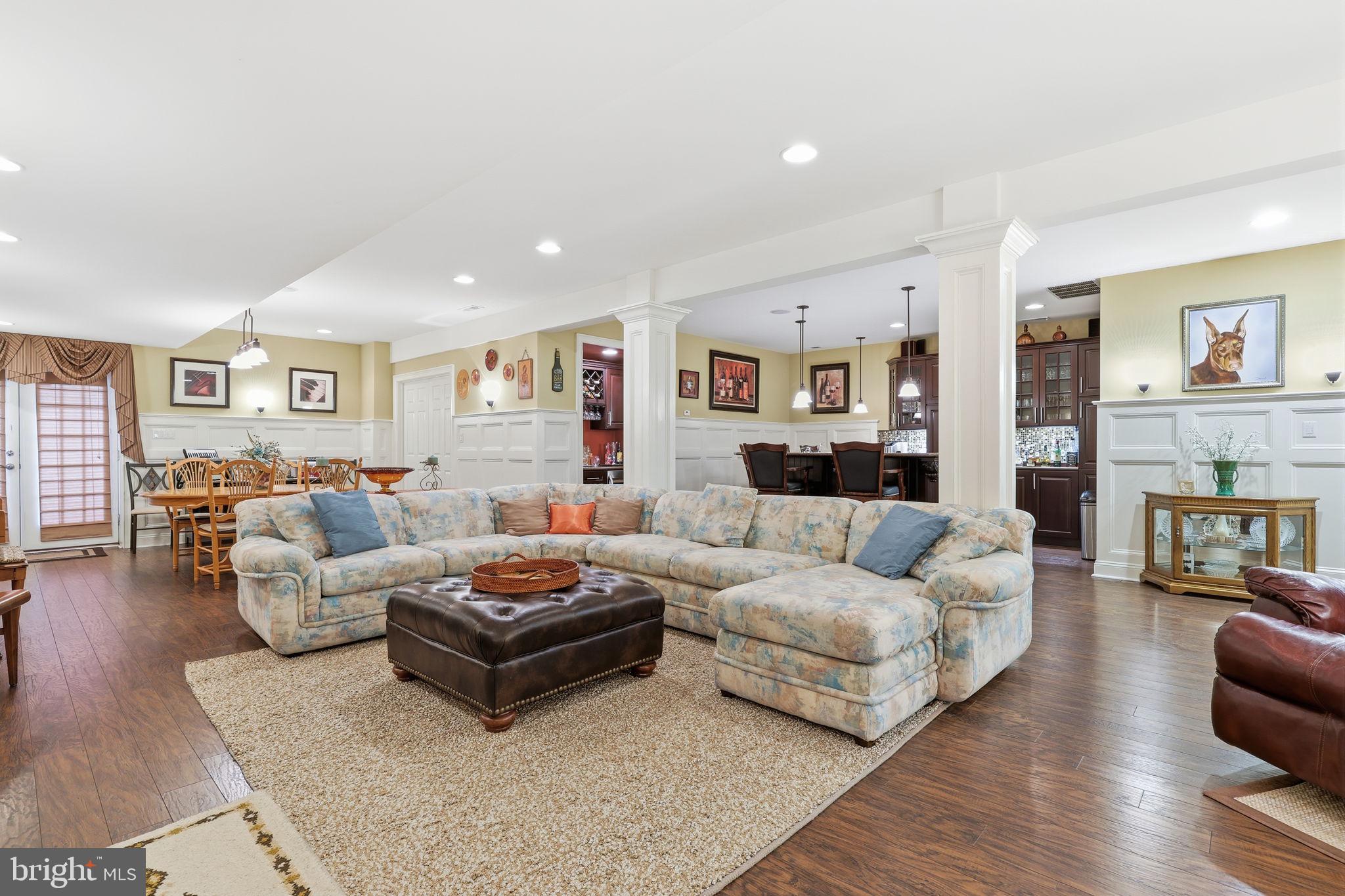 ST JAMES COURT - Residential