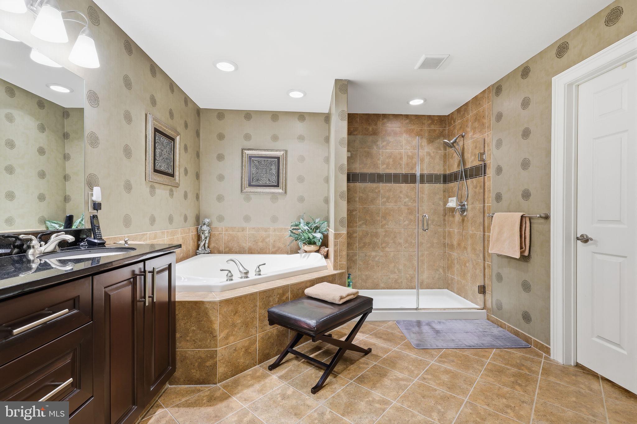 ST JAMES COURT - Residential