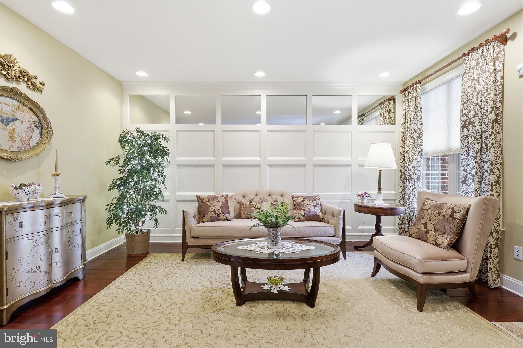 ST JAMES COURT - Residential