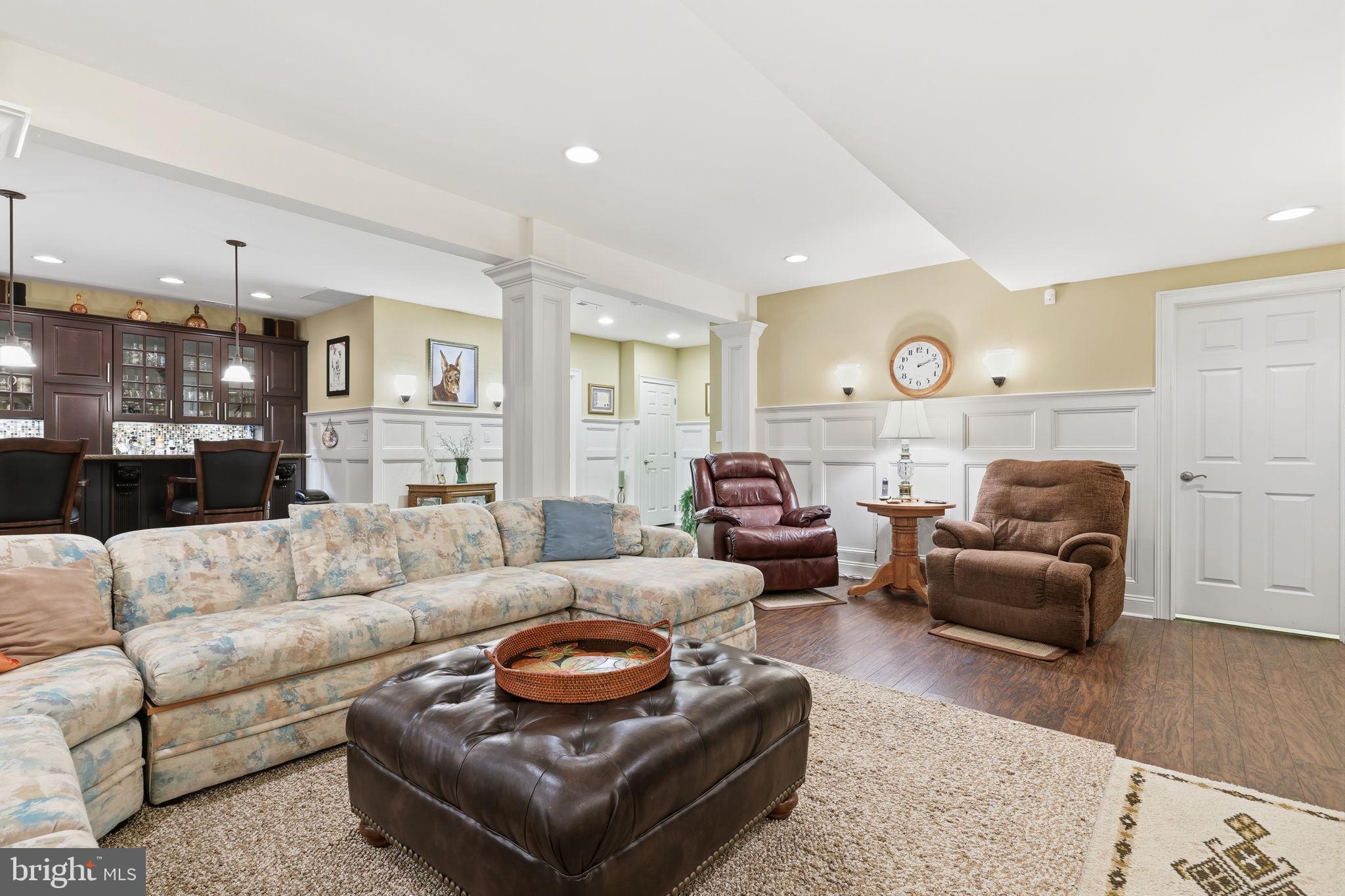 ST JAMES COURT - Residential