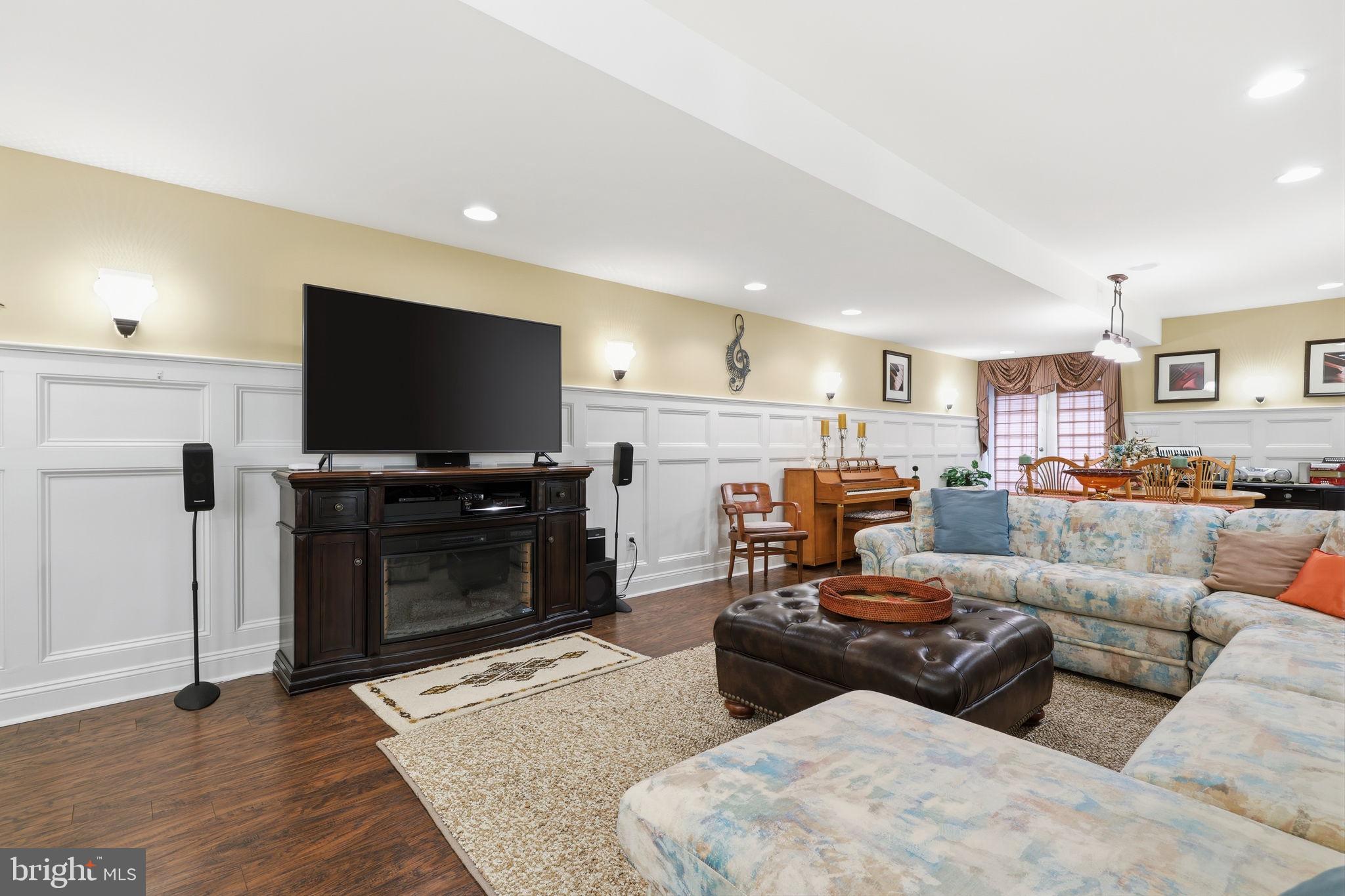 ST JAMES COURT - Residential