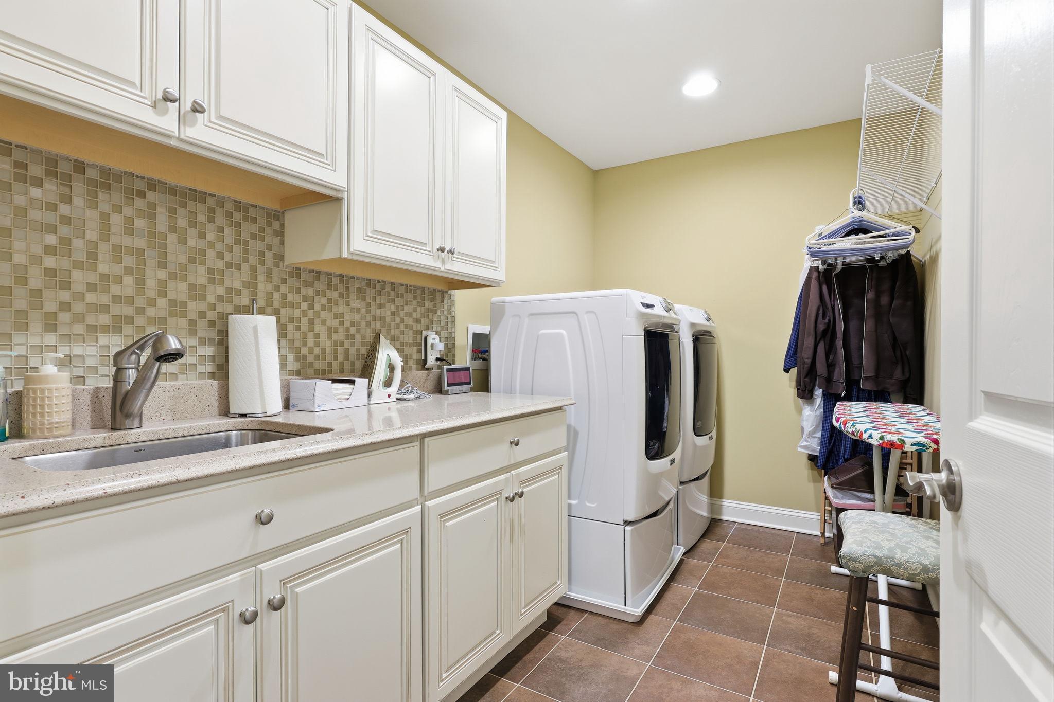 ST JAMES COURT - Residential