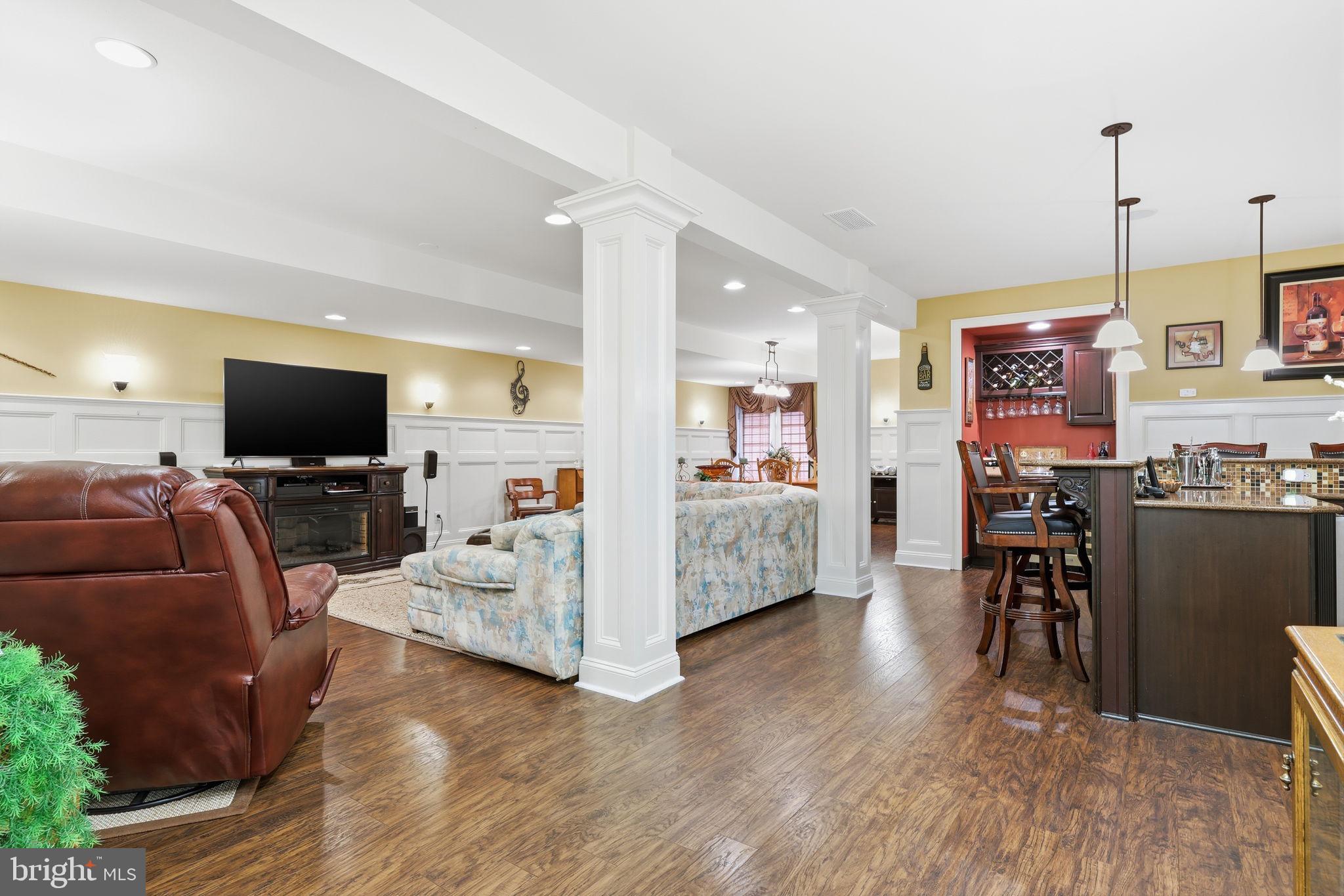 ST JAMES COURT - Residential