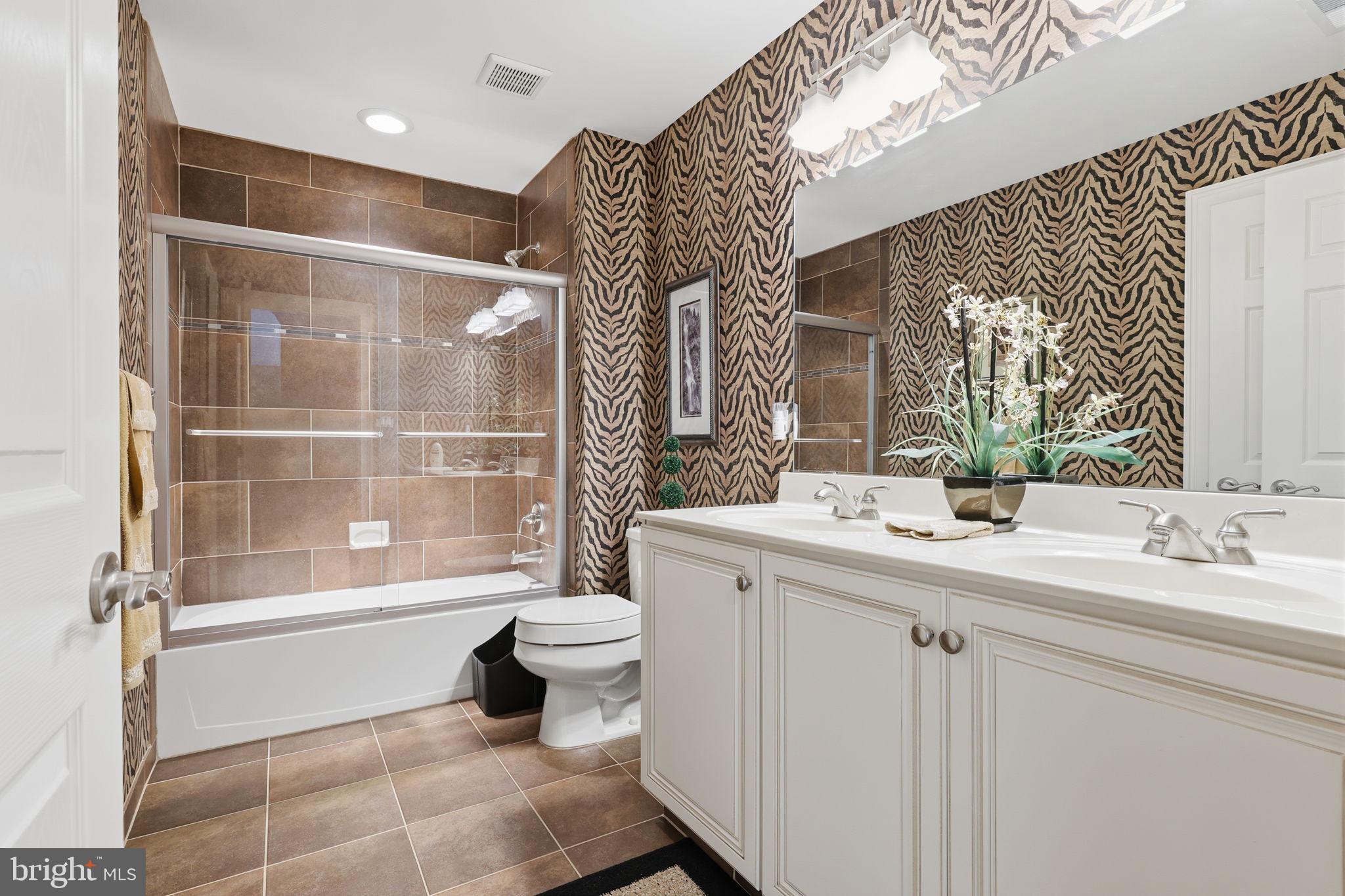 ST JAMES COURT - Residential