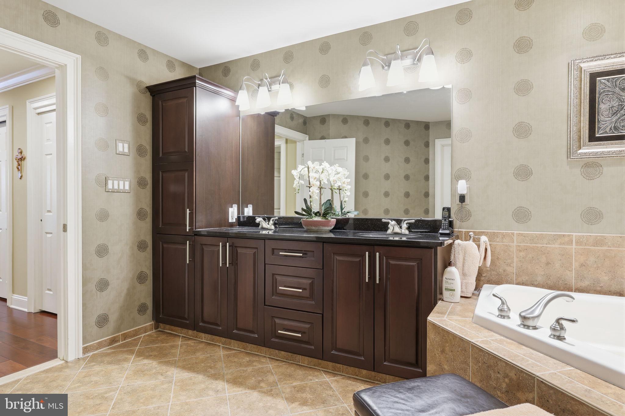 ST JAMES COURT - Residential