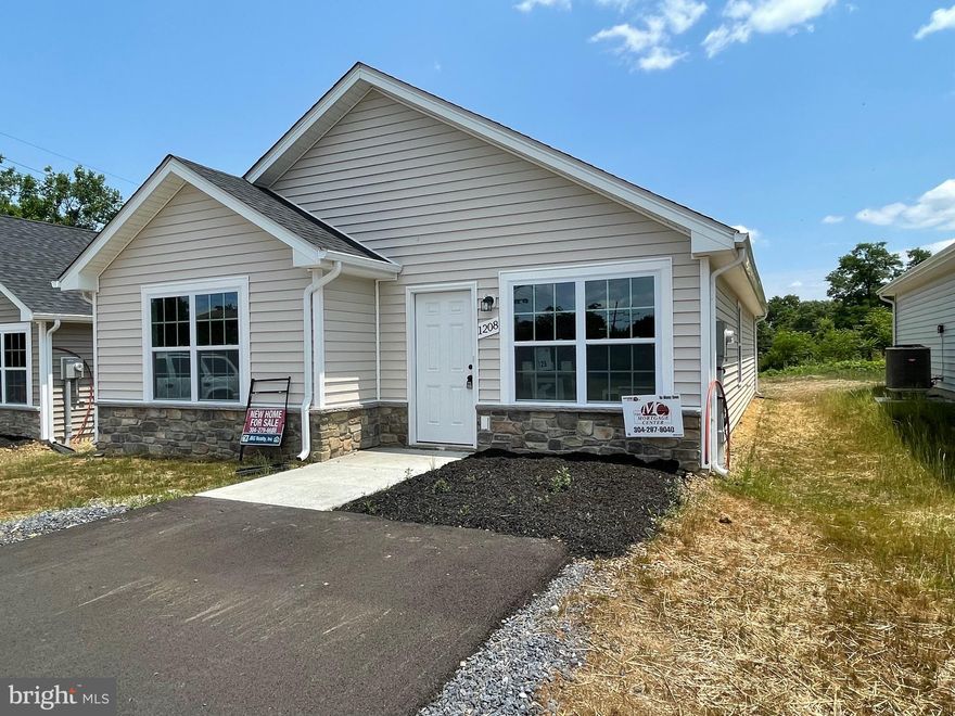 *New Ranch Ready to move
BUILDER WILL PAY   UP TO $7,935.57   IN CLOSING COST.
*Large Primary Bedroom 13x13,Walk in closet,LVP flooring,Attached bathroom
*Secondary Full Bath
*Large Kitchen. SEE PHOTOS 
*Granite Tops
*SS Appliances,
*Dinning Area (13x12)
*Family room(10X16)
*Laundry Area
*Bedroom # 2 ( 11x10 )
 *Bedroom # 3 ( 13x10)
*Paved Driveway
*LVP flooring through out the home 
*Eldorado stone accent.
READY TO MOVE IN .