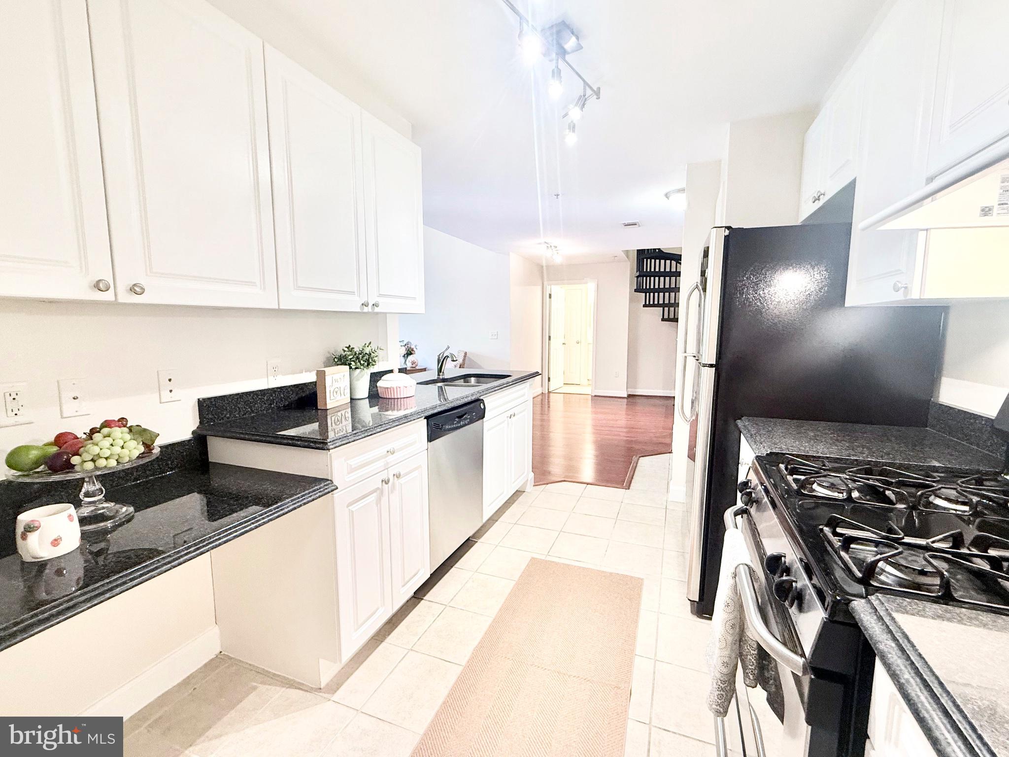 501 HUNGERFORD DRIVE 438