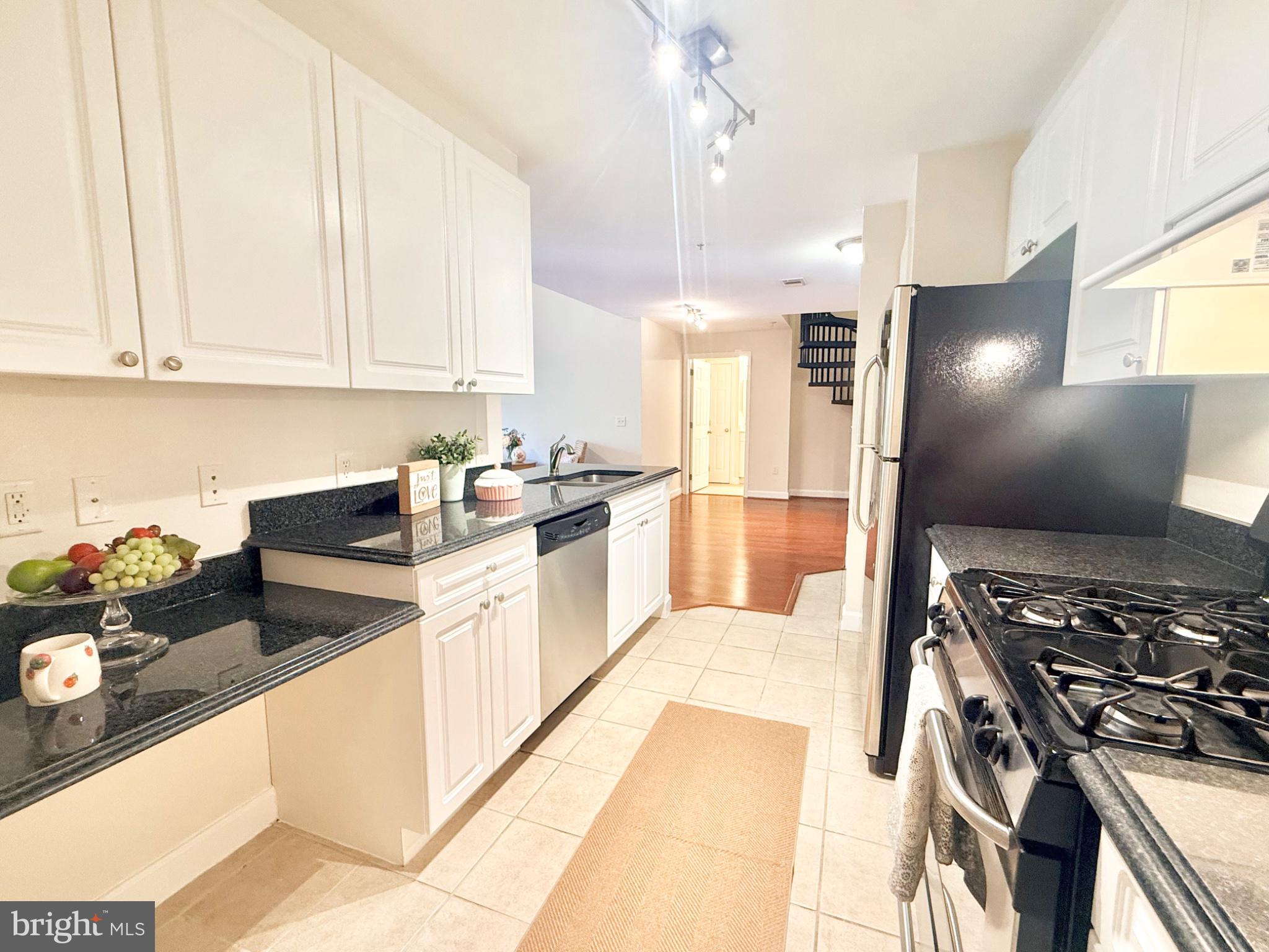 501 HUNGERFORD DRIVE 438