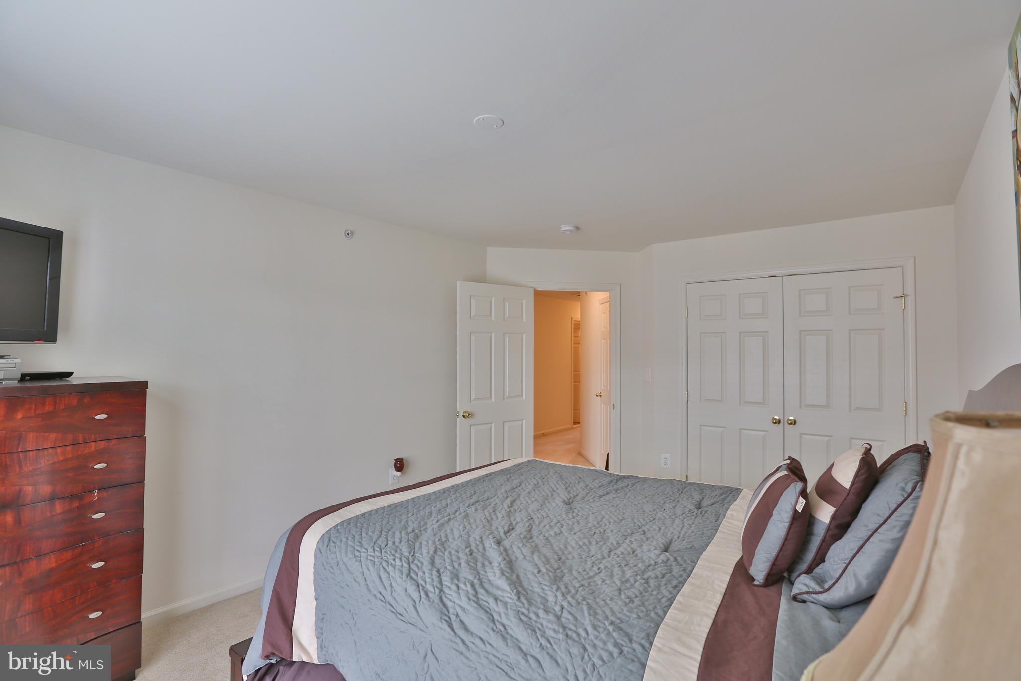 CENTREVILLE CROSSING - Residential Lease