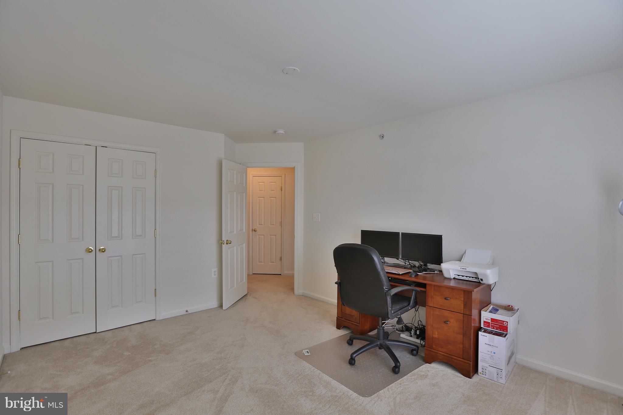 CENTREVILLE CROSSING - Residential Lease