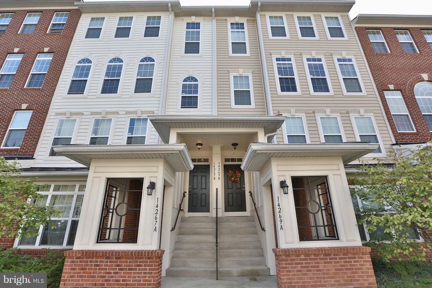 Beautiful 3 bedroom 2.5 bath townhouse style condo!  Spacious 1 car garage, Granite, 42'' cabinets, Gas FP, Breakfast bar Master Bedroom walk in closet,Very well maintained and clean. Nice large bedrooms. Neighborhood feet from shops, grocery store, gym, restaurants, entertainment and regional library. Mins to US-29 and I-66, City and country.