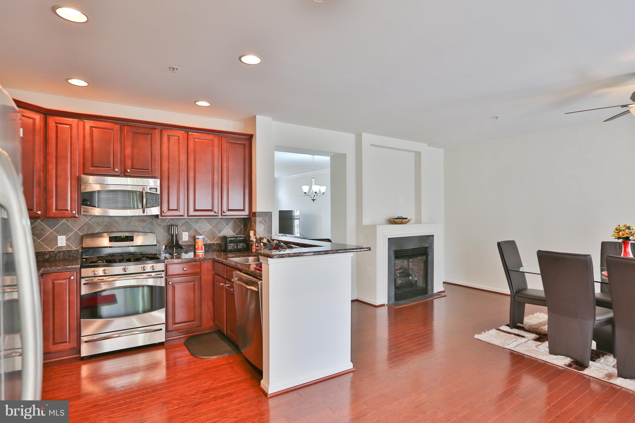 CENTREVILLE CROSSING - Residential Lease