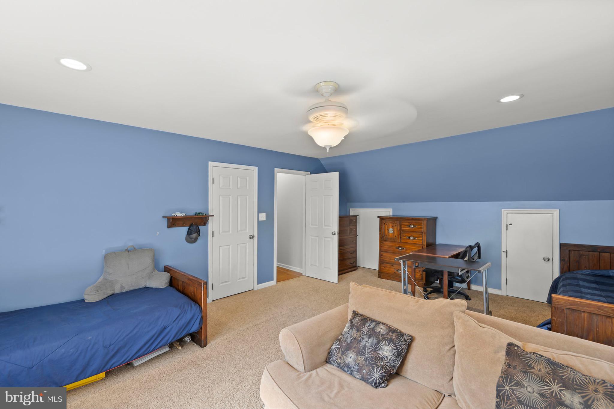 THUNDERBIRD RANCH - Residential