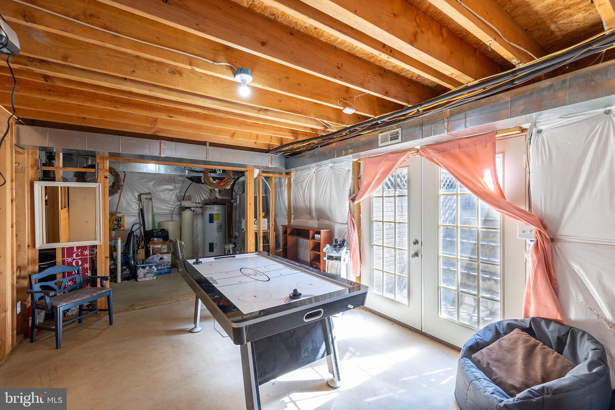 THUNDERBIRD RANCH - Residential