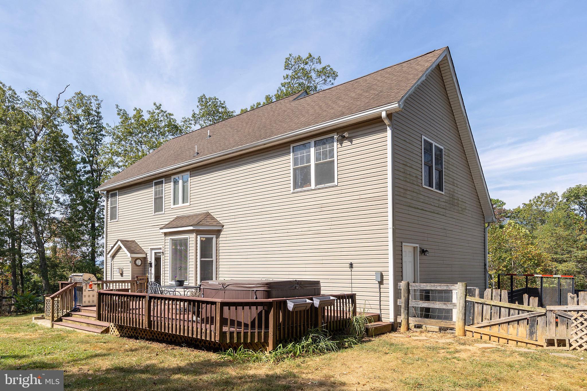 THUNDERBIRD RANCH - Residential