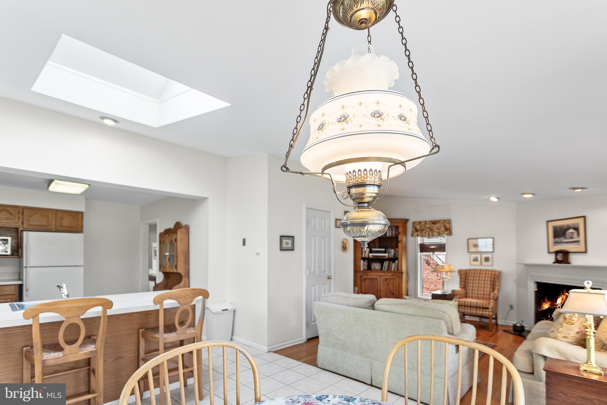 LARCHMONT - Residential