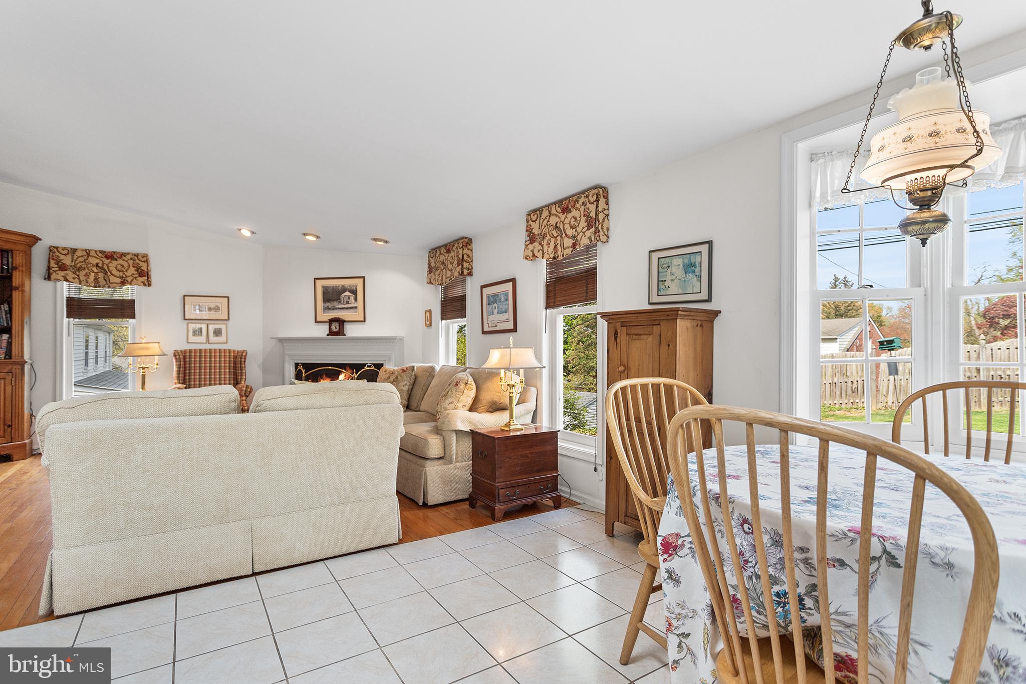 LARCHMONT - Residential