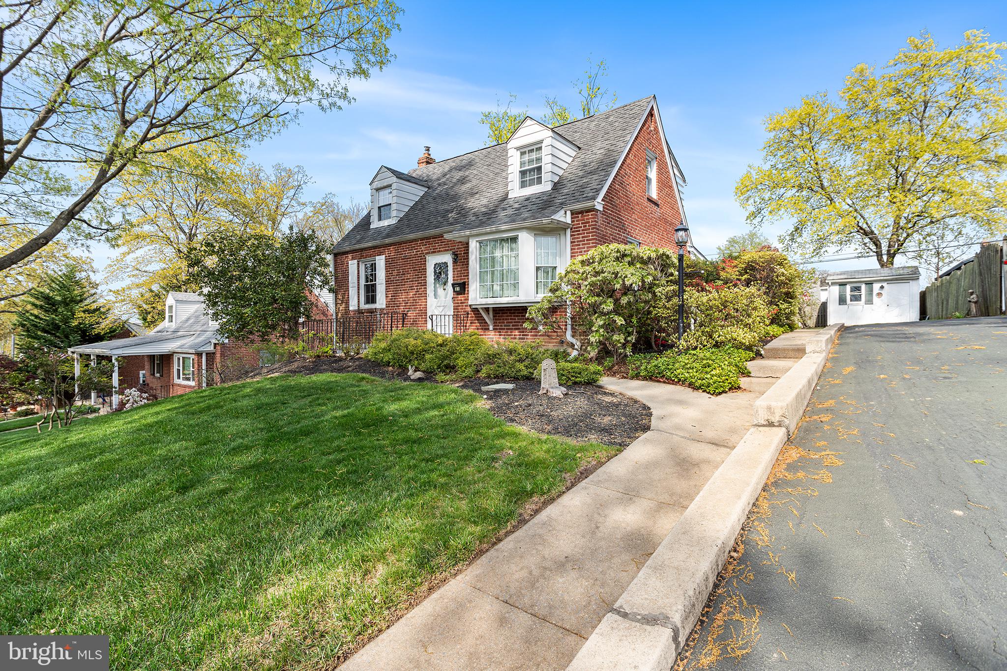 LARCHMONT - Residential