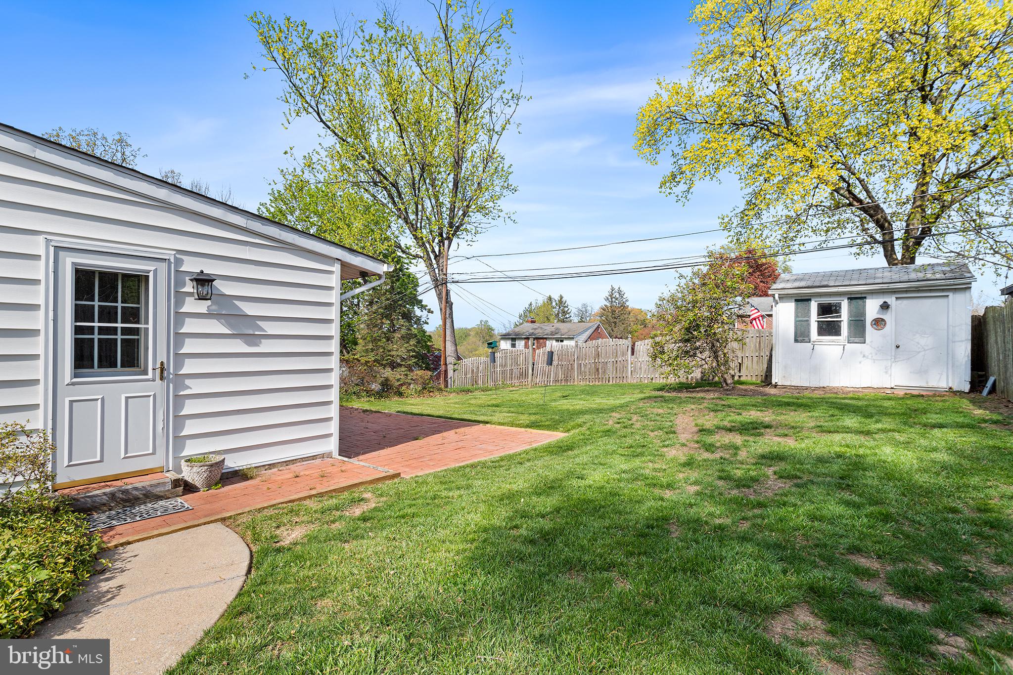 LARCHMONT - Residential